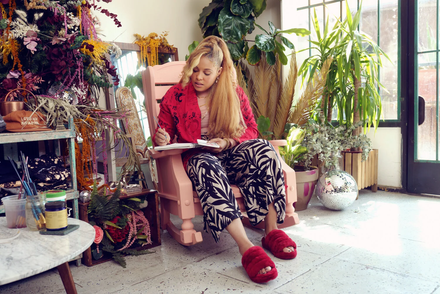 KimNaboznyProductions_UGG_Holiday2020_02.jpg