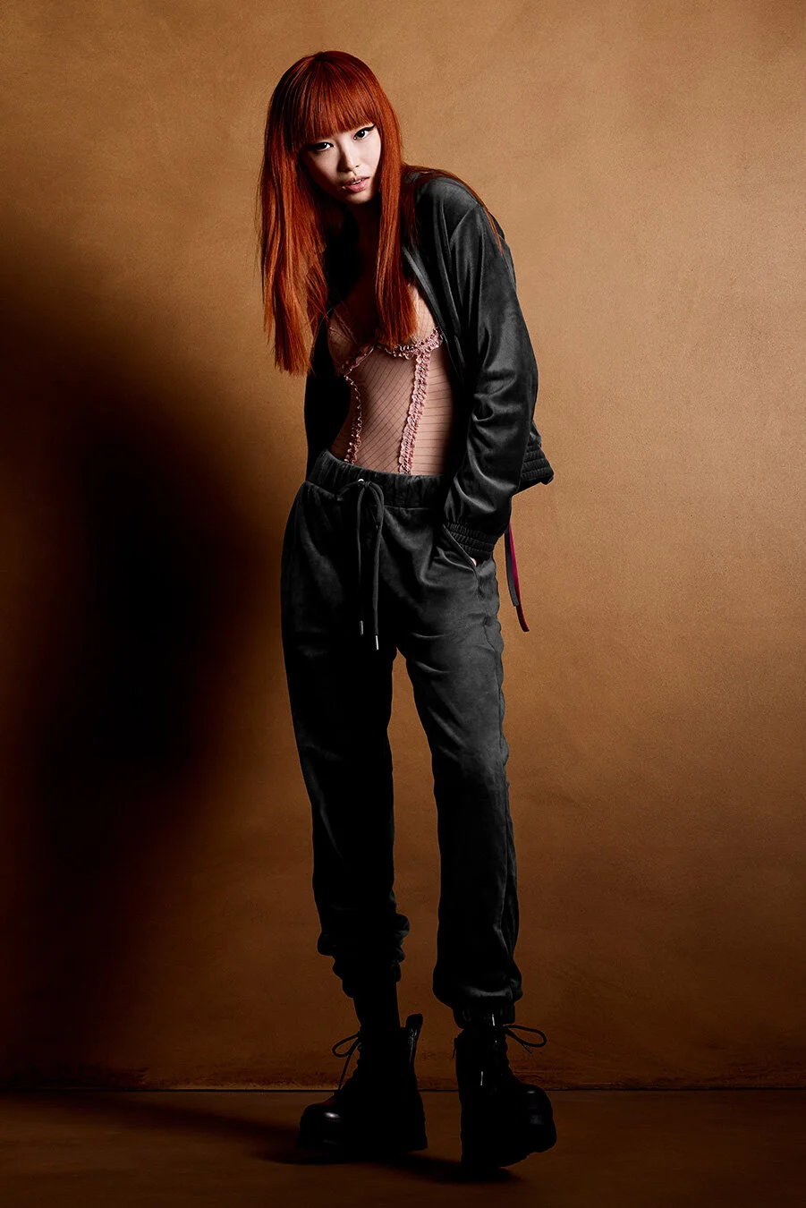 KimNabozny_UGG_AW21-W-FERNANDA-LY-DEVANEY.jpg