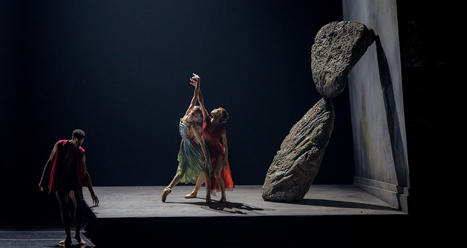 tilt-940b- photo credit Arian Molina.jpg