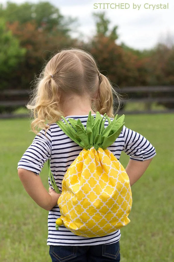 Pineapple backpack tutorial from http://www.makeit-loveit.com/