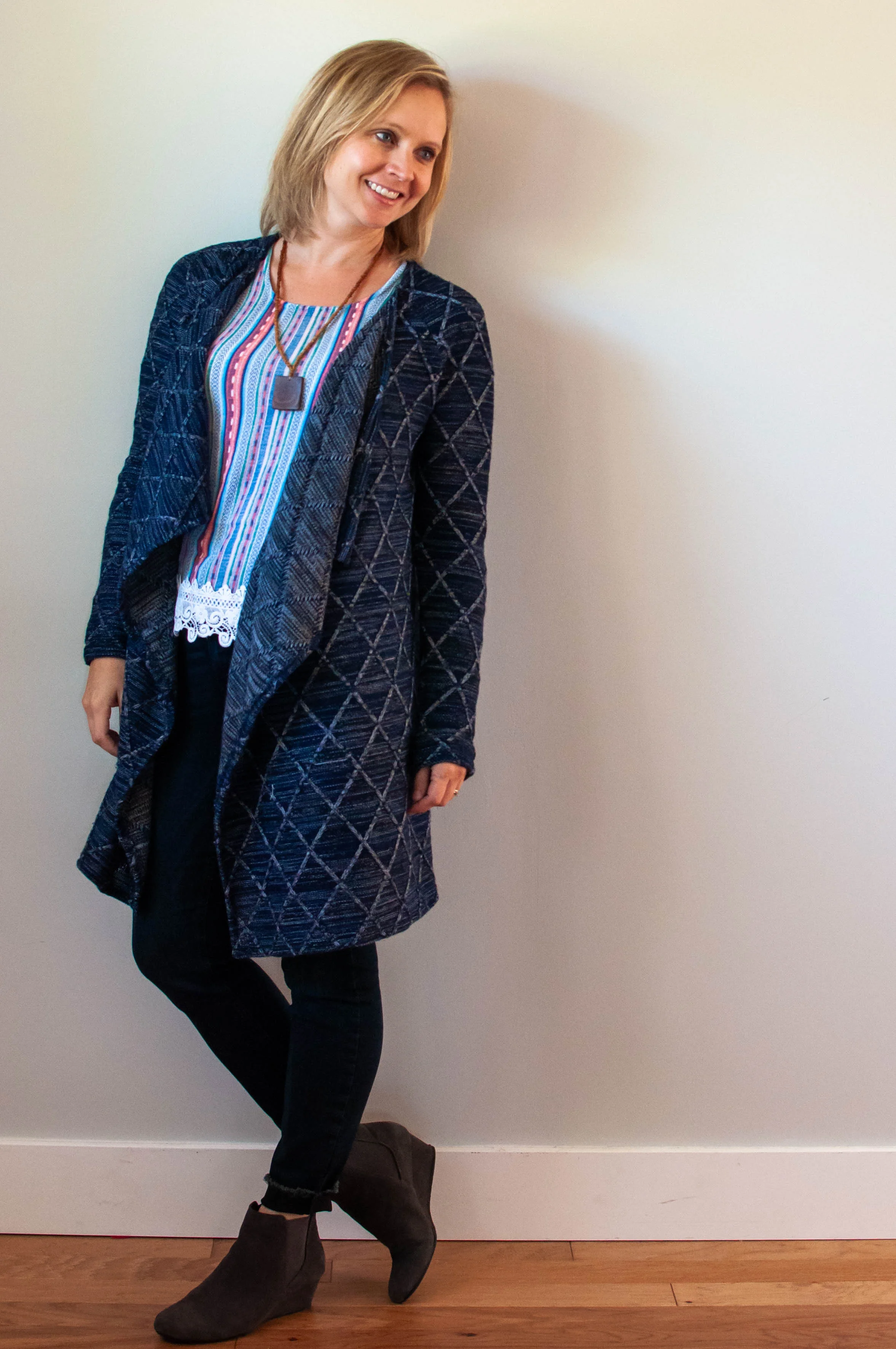 Burda Style Swingy Cardigan. I made a warm blanket cardigan before the cold weather hits! || Pin Cut Sew Studio #sewing #wintersewing #winterfashion #cardigan