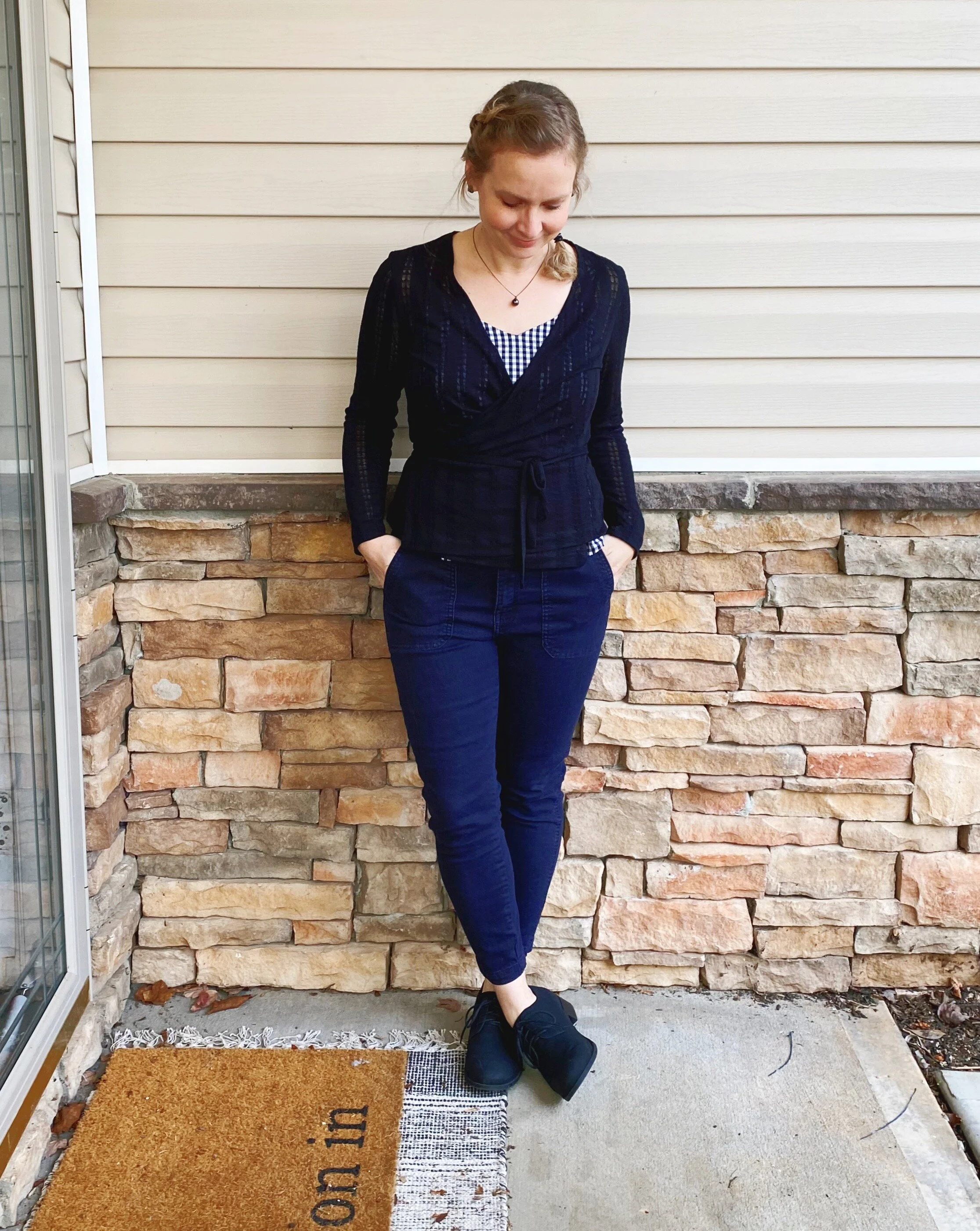 A ballet wrap style cardigan using a rayon sweater knit and New Look 6581 as a pattern. #sewing #cardigan #patttern