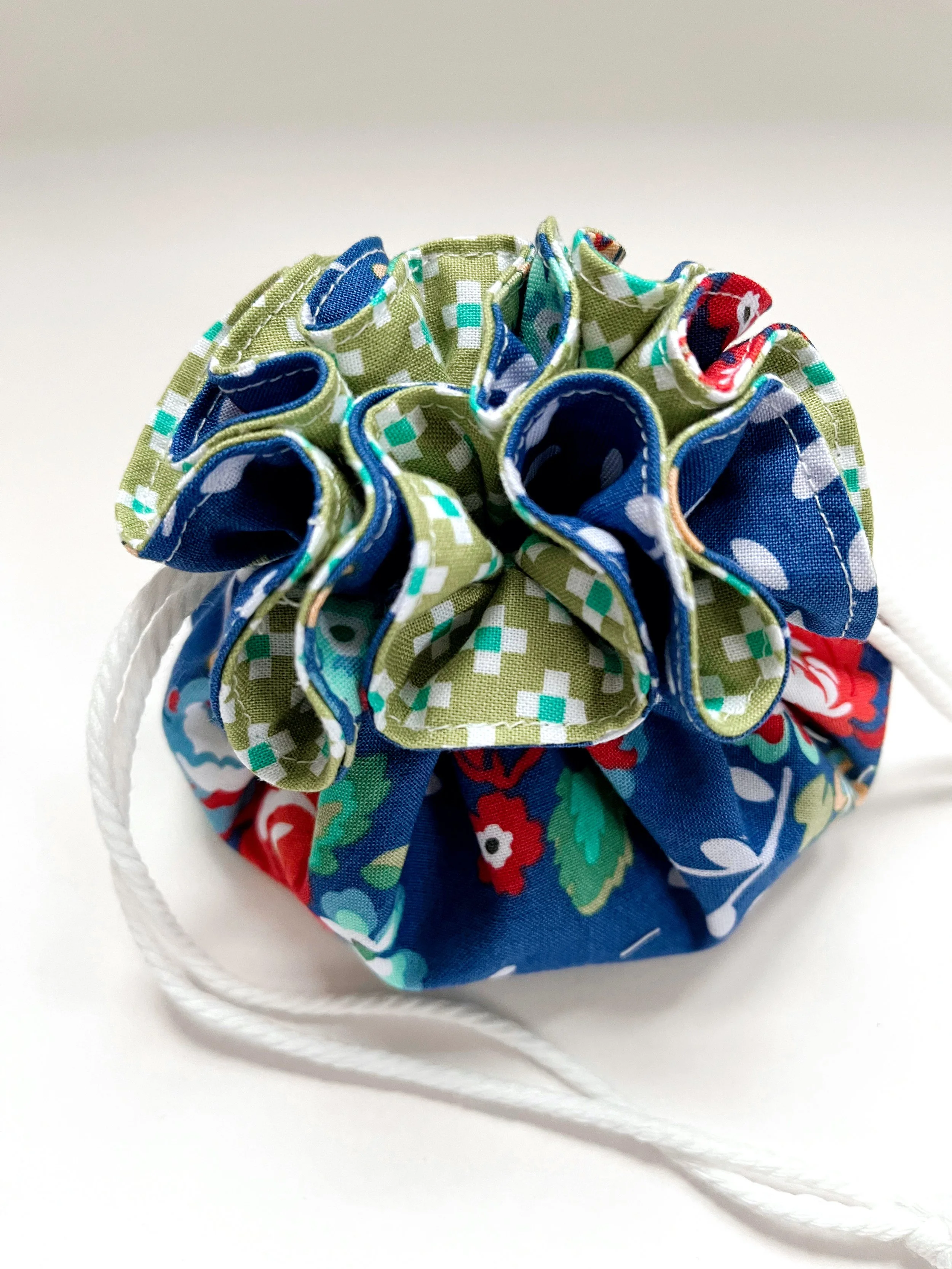 How to Sew a Little Drawstring Travel Pouch