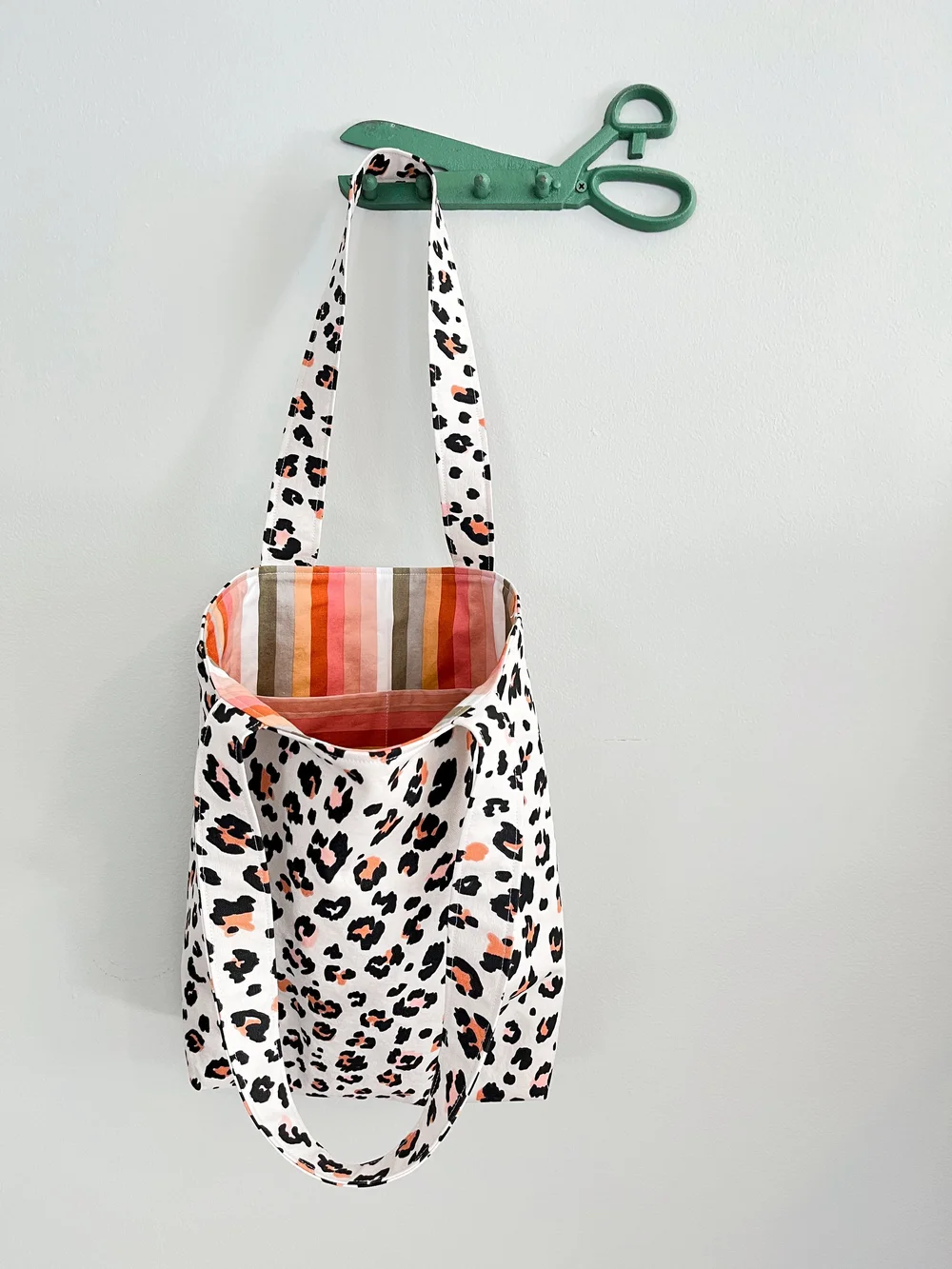 The Beginner's Tote Bag PDF Sewing Pattern — Pin Cut Sew Studio