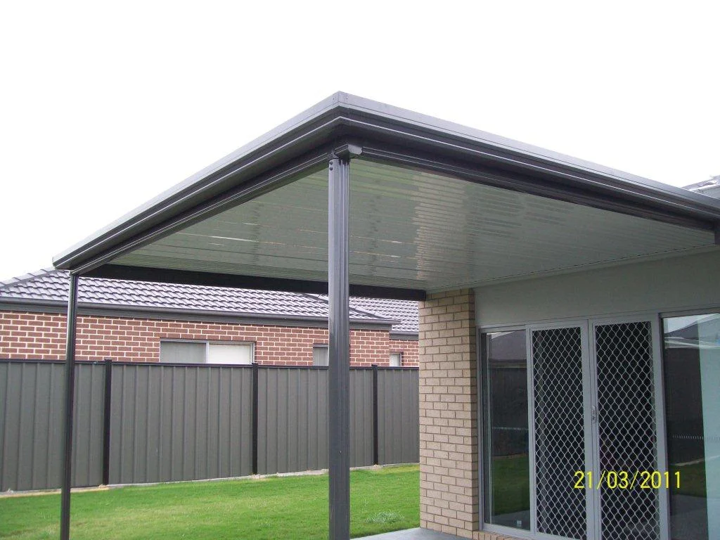 Flat roof pergola.jpg