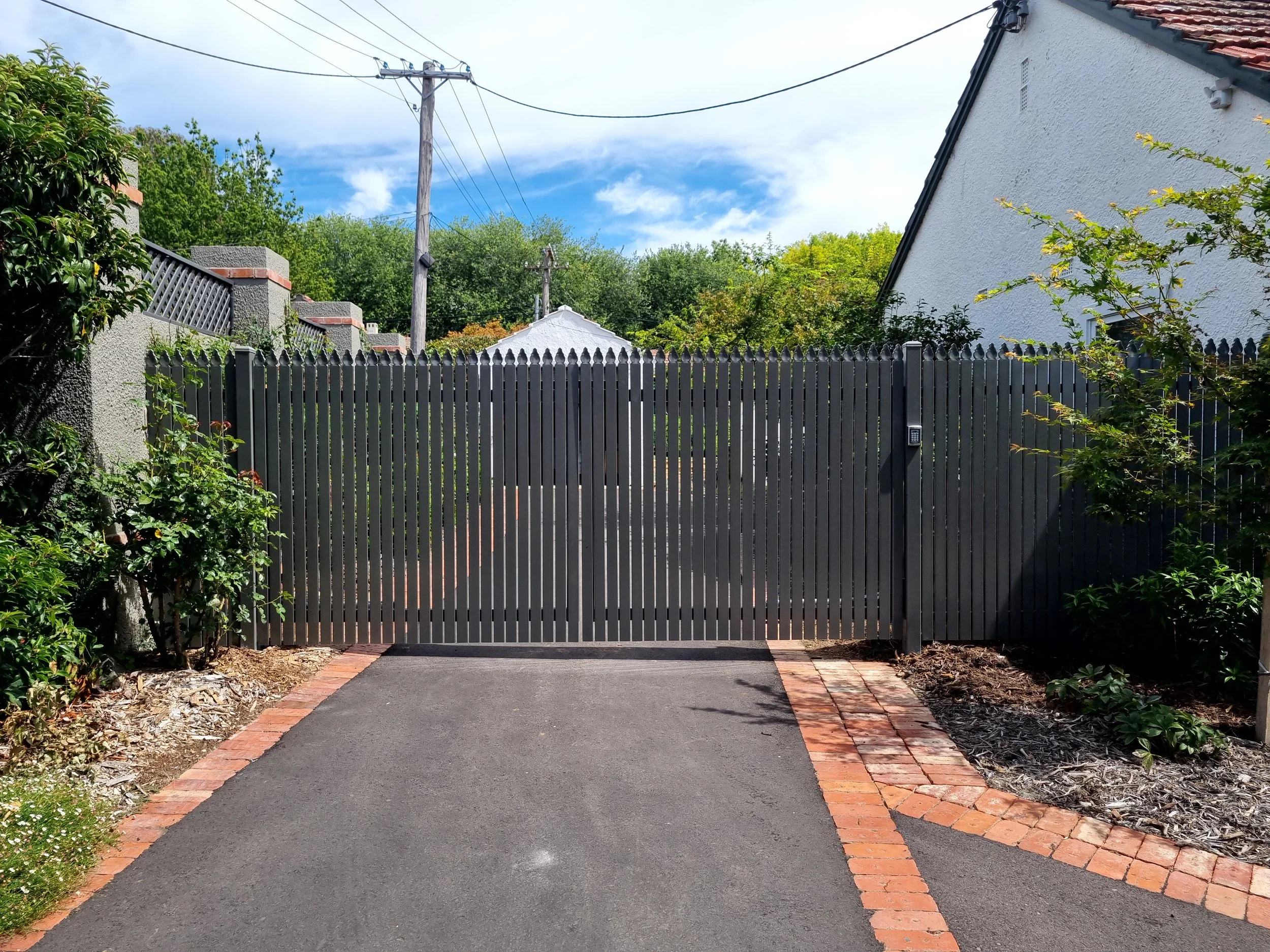 Picket gate.jpg