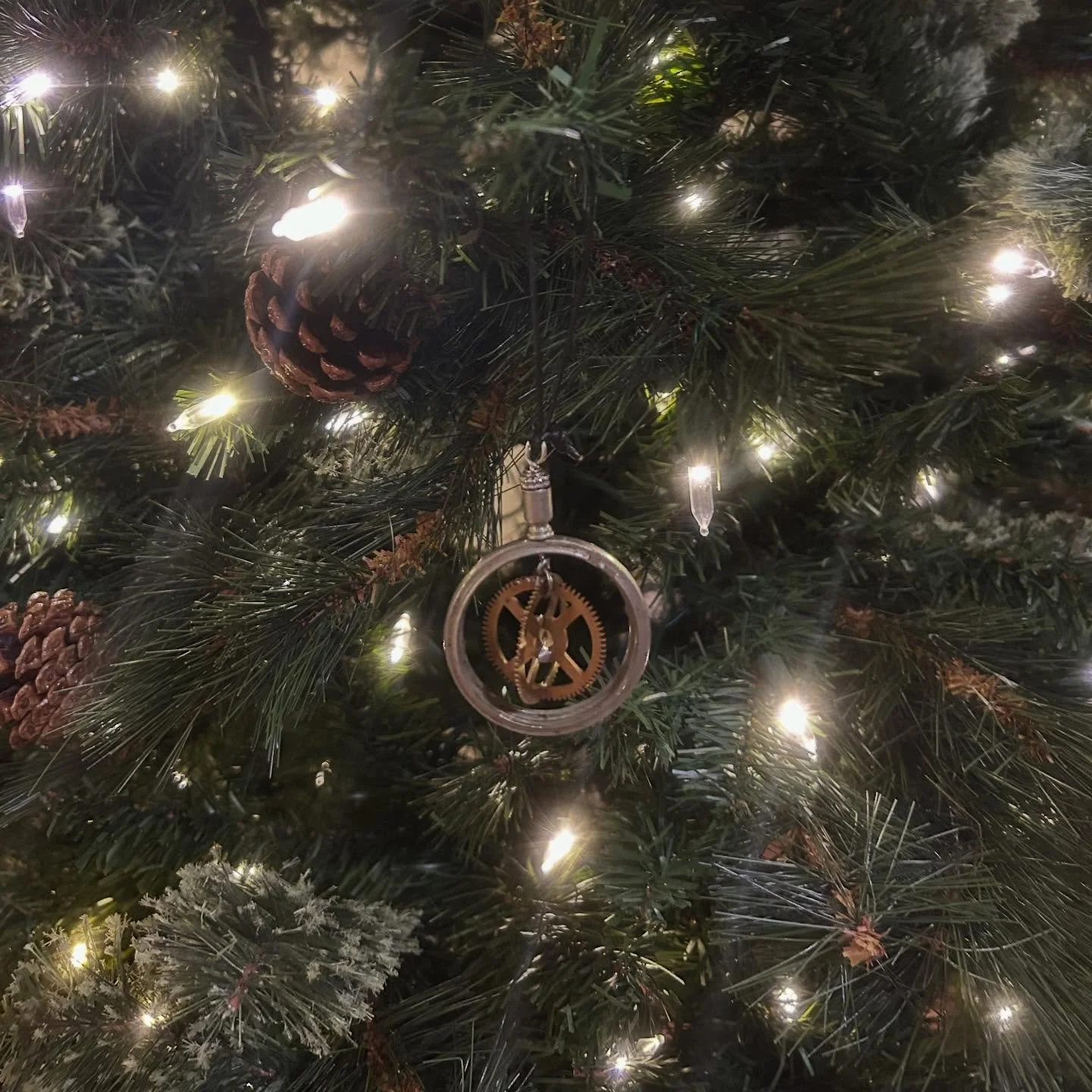 Christmas is up! We went minimal this year and only put up ornaments that mean something to us, so these are mine. Most of these are handmade, tho others have different meanings.