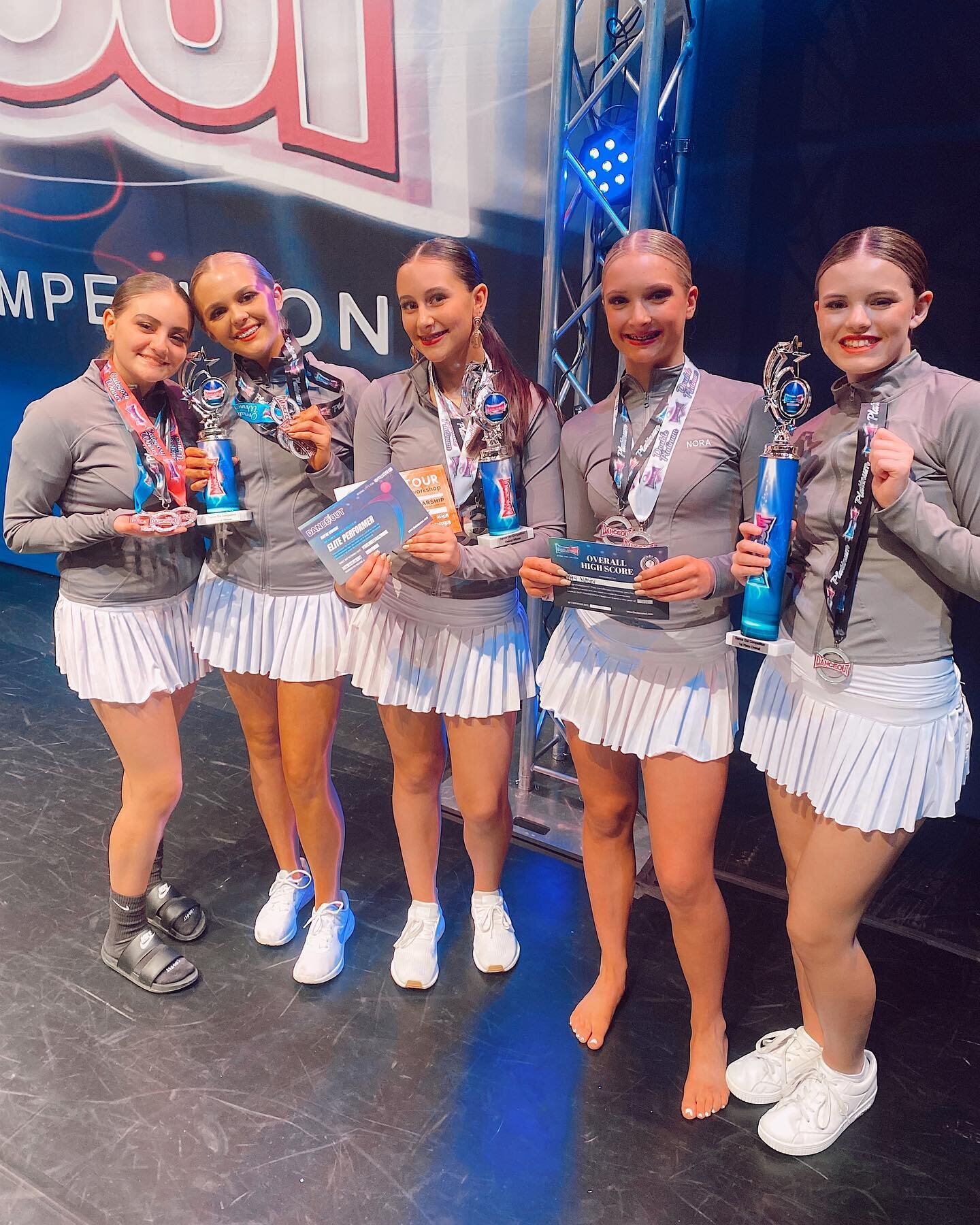 This past weekend we attended @thedocomp for the first time and it definitely will never be forgotten! These girls absolutely killed it 💛 

It&rsquo;s Going Down - 9th overall Pre-Teen Novice Solo, Platinum
Fashionista - 3rd overall Petite Soloist, 