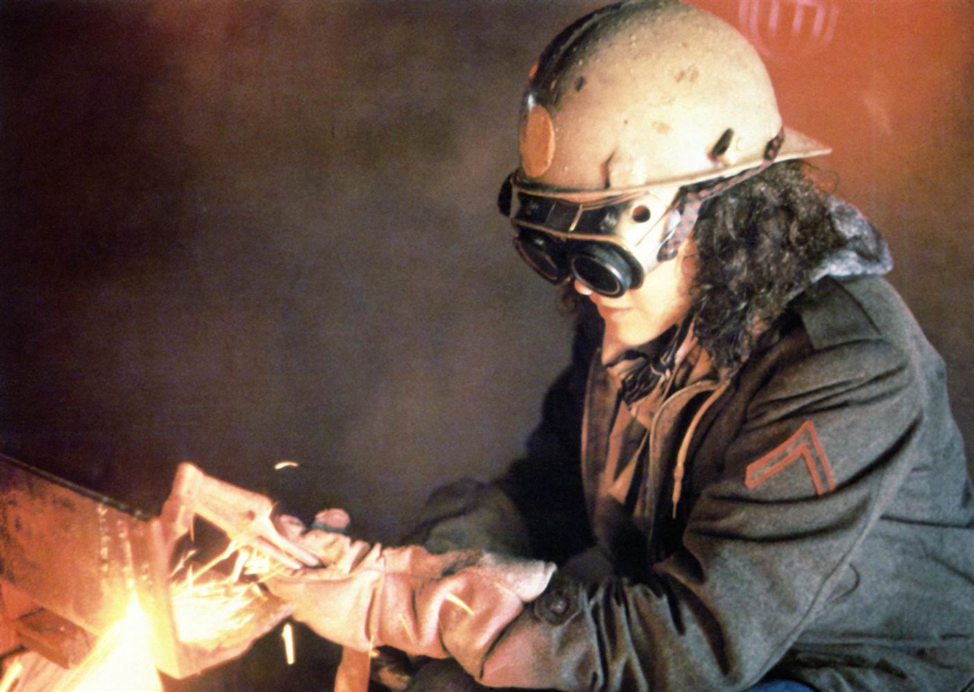 Welding-Jennifer-Beals.jpg