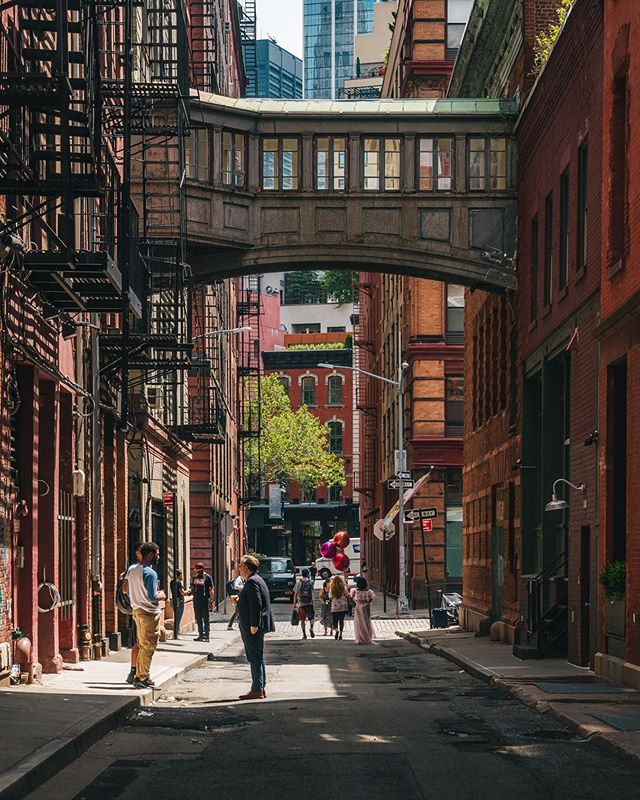 Alley chatter.