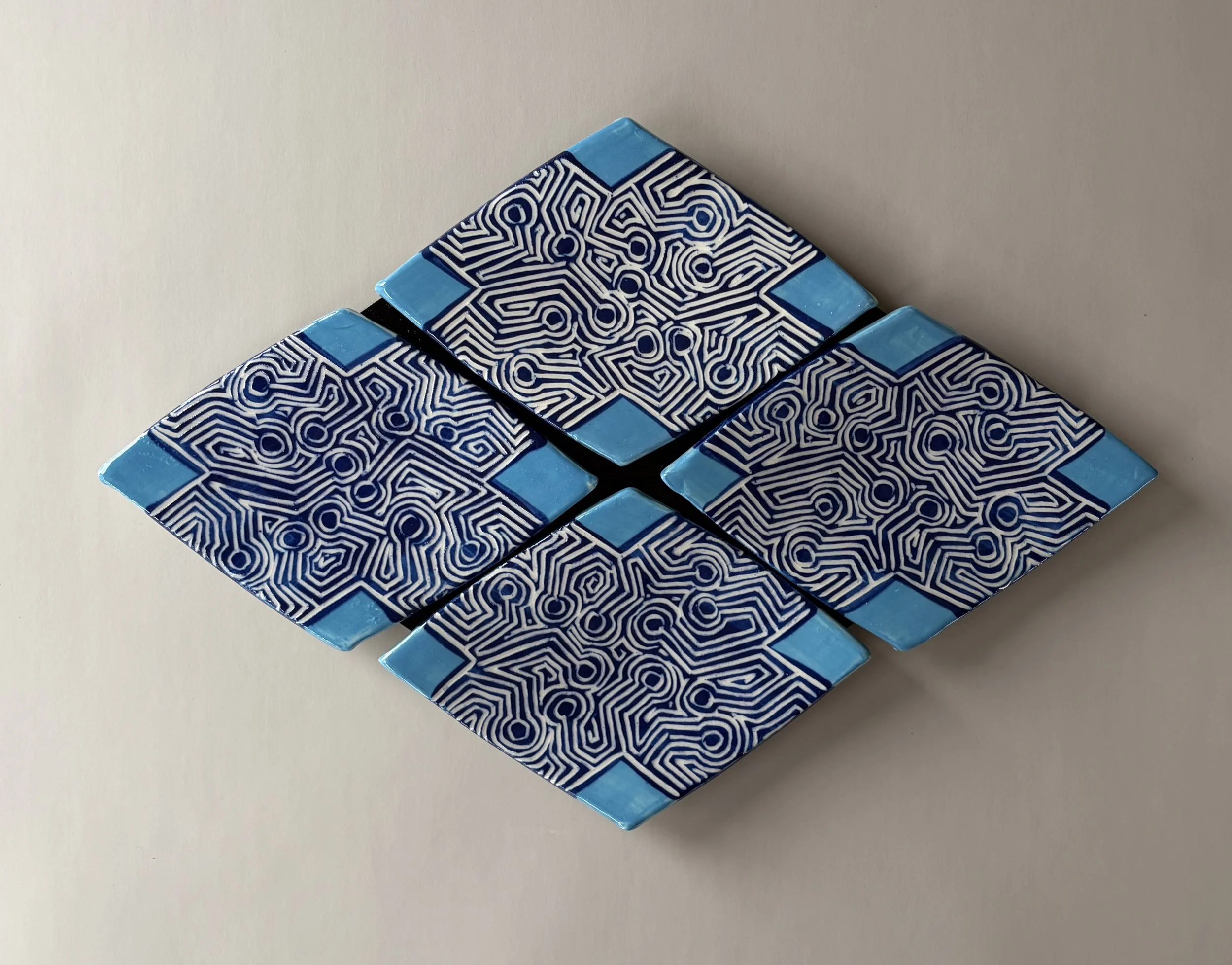 BLUE QUEST - WALL DISHES 2