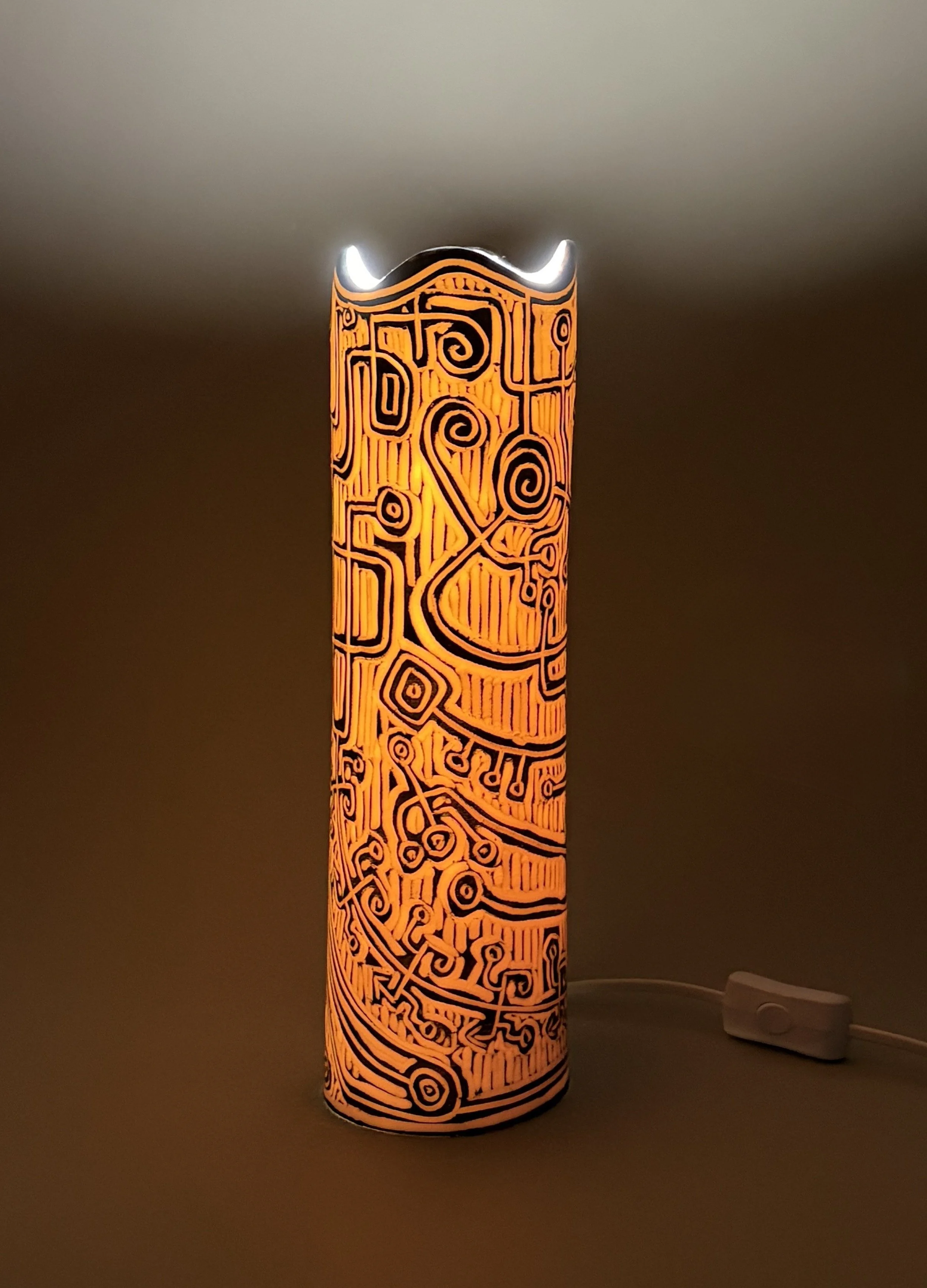 QUEST SERIES - PORCELAIN LAMP 1