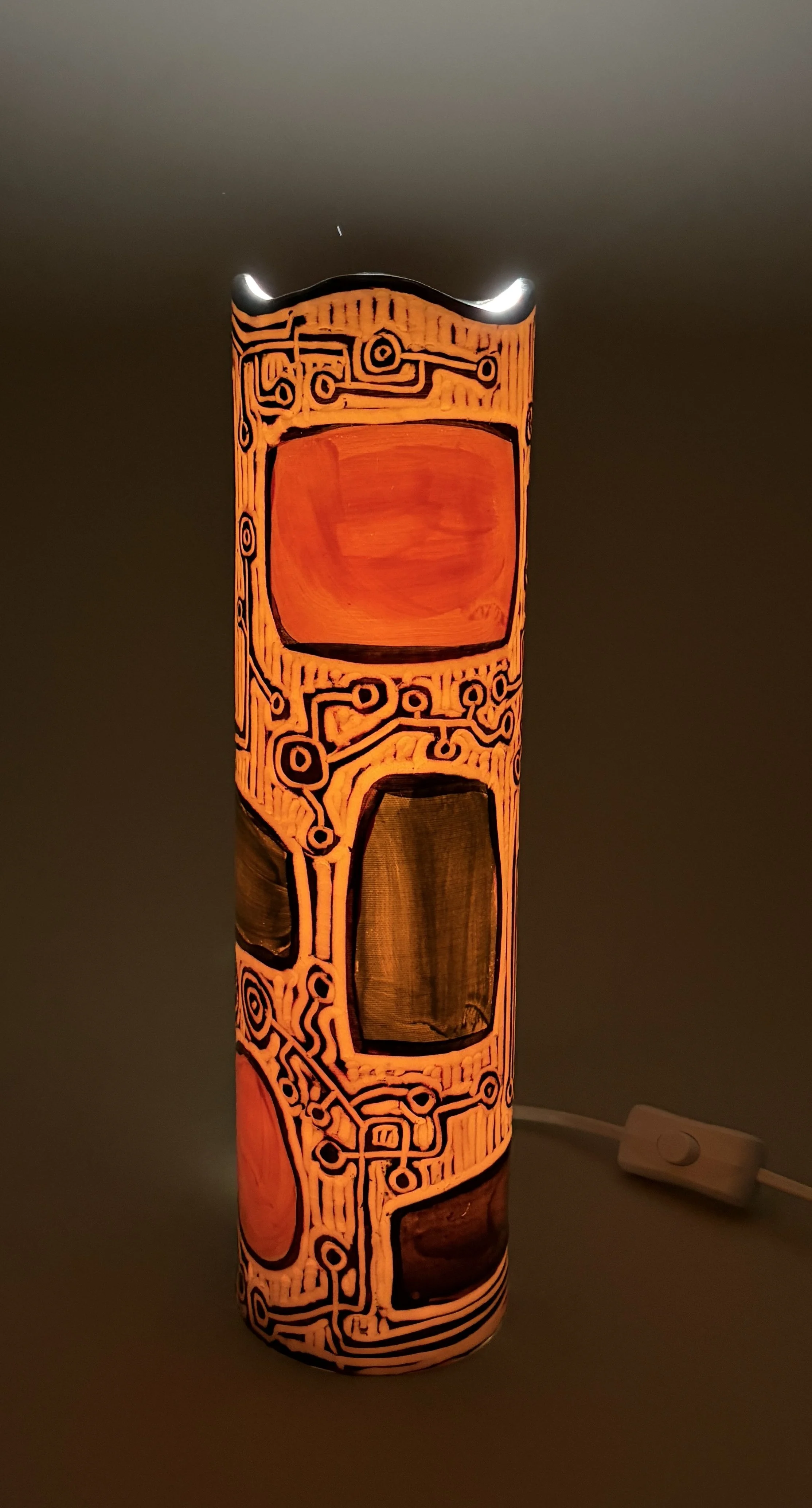 QUEST SERIES - PORCELAIN LAMP 2