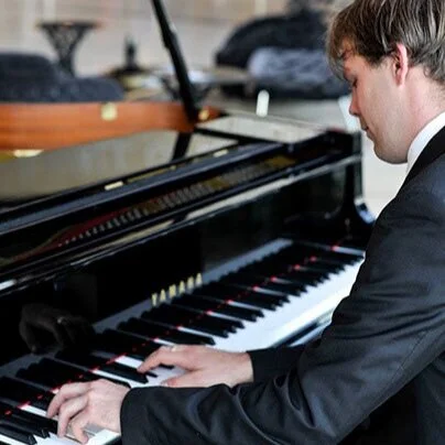 matt-playing-crop-u1411.jpg