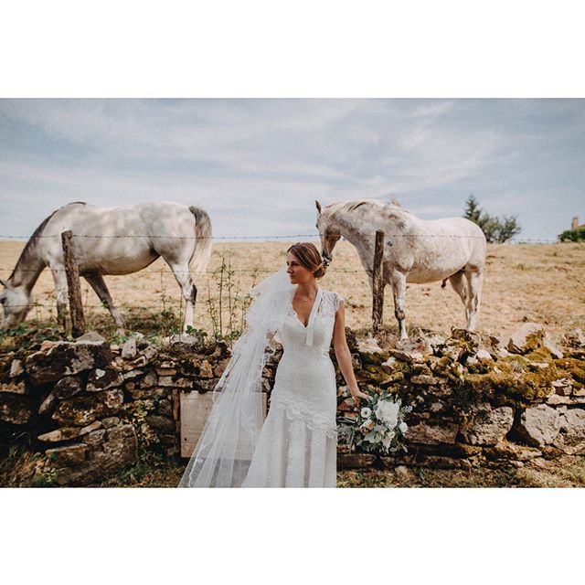 Rinconcitos Con encanto de la campi&ntilde;a Francesa🇫🇷 #bodasconestilo #organizaciondeeventos #weddingplanner #luxuryweddingplanner #fotografodebodas #fotografosdeboda #mypwedding #wedding #luxurywedding #sunshine #shotkit #weddingphotography #wed