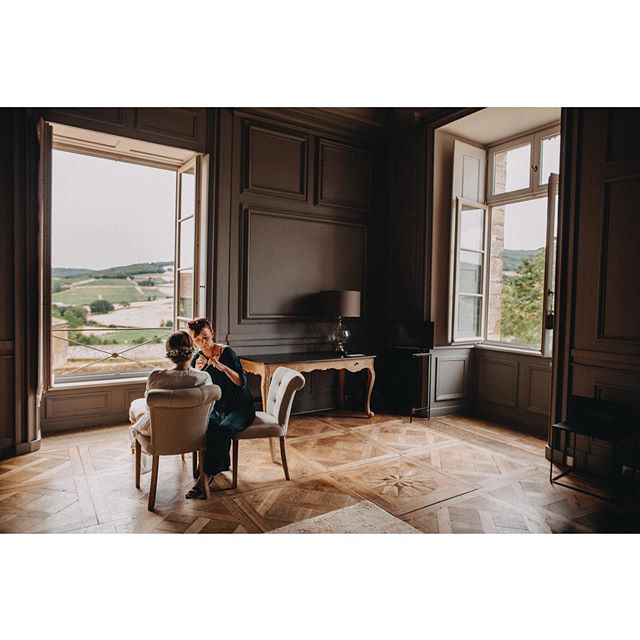 📸Fotografiar estos momentos previos me encanta. Los nervios est&aacute;n a flor de piel y yo tengo la suerte de ser part&iacute;cipe.
🚀Esta boda la realic&eacute; en Francia junto a mi querida @geometry_love😘 hay que repetir!

#novia #wedding #wed