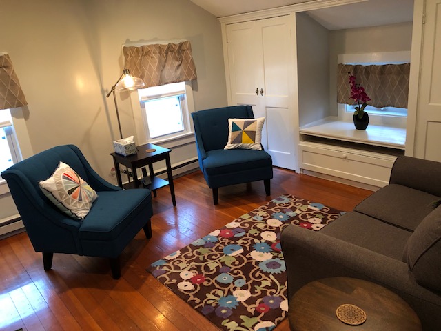 The second therapy office is furnished and ready to be used!