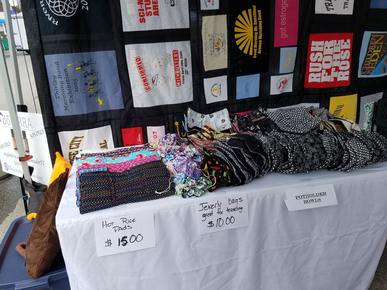 Patti does craft shows throughout the year. Check her events page to see a list of the shows she'll be at.