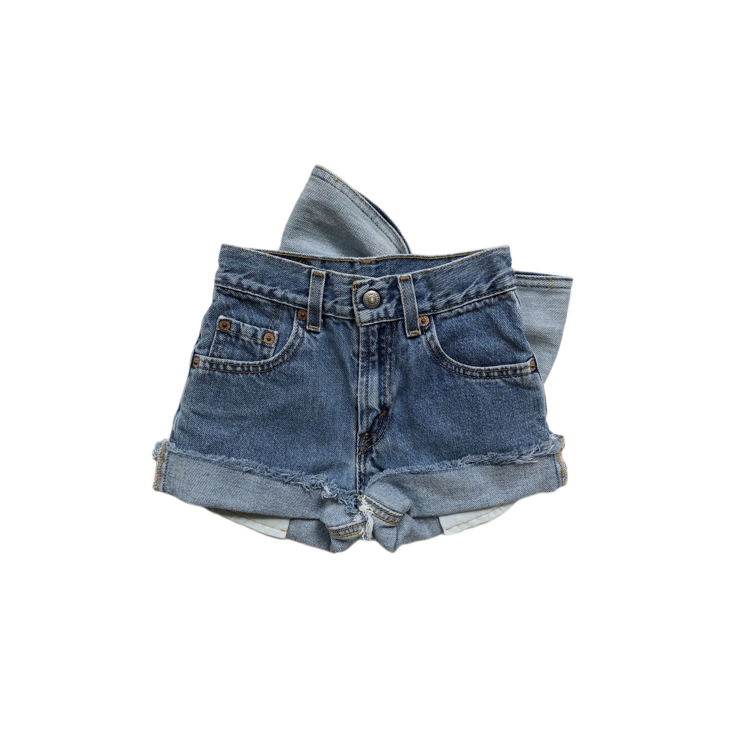 MATERIAL GIRLS-2.JPG