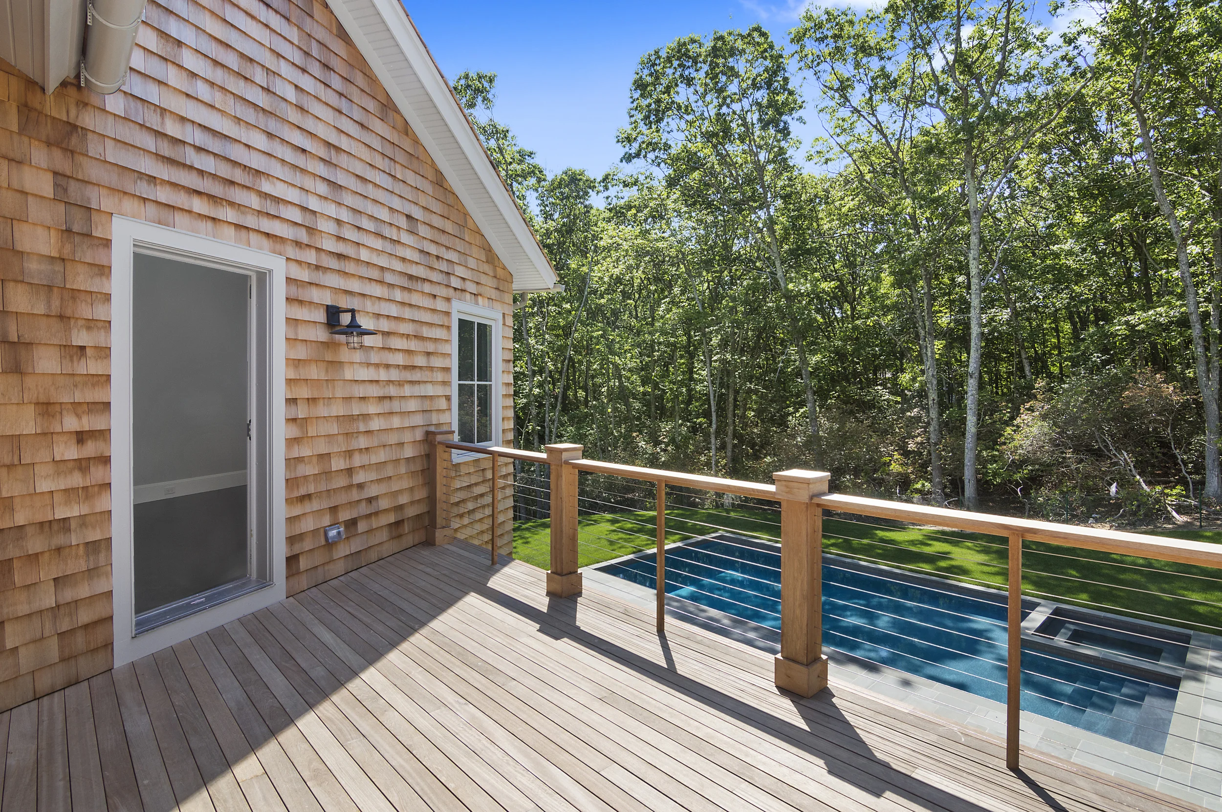 Cable Rails Upstairs Deck.jpg