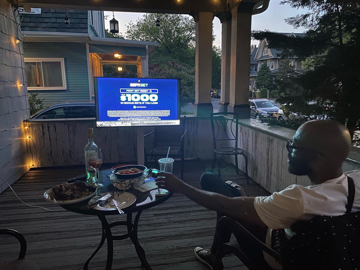Set up for a good night! Don&rsquo;t know about y&rsquo;all but we are summertime ready. All the vibes. All the time. Any day of the week. If it&rsquo;s above 75 degrees, we are OUTSIDE! #BrooklynVibes #Outside #Wednesday #WithTheNeighbors #GameNight
