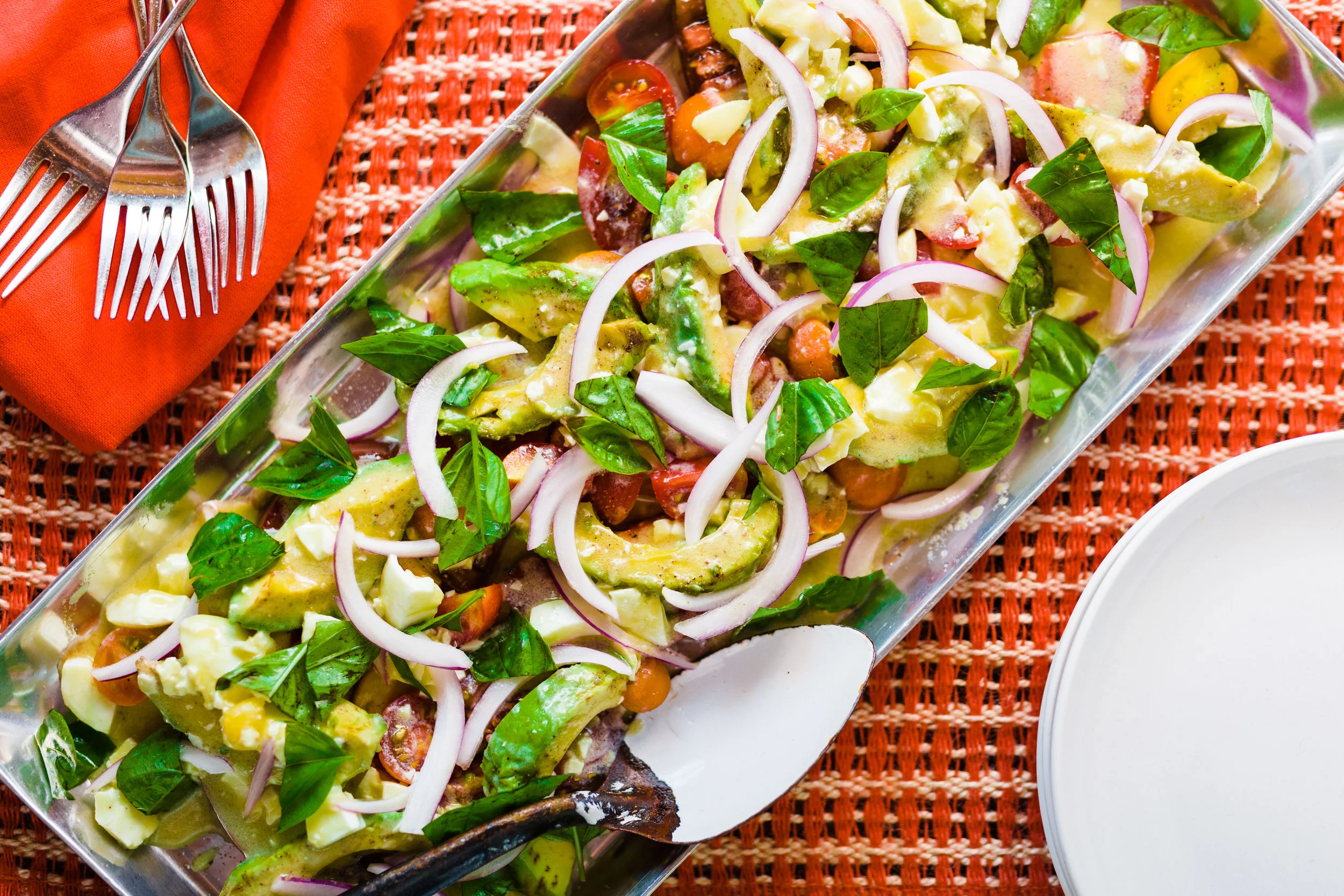 Avocado and Tomato with Broken-Egg Dressing
