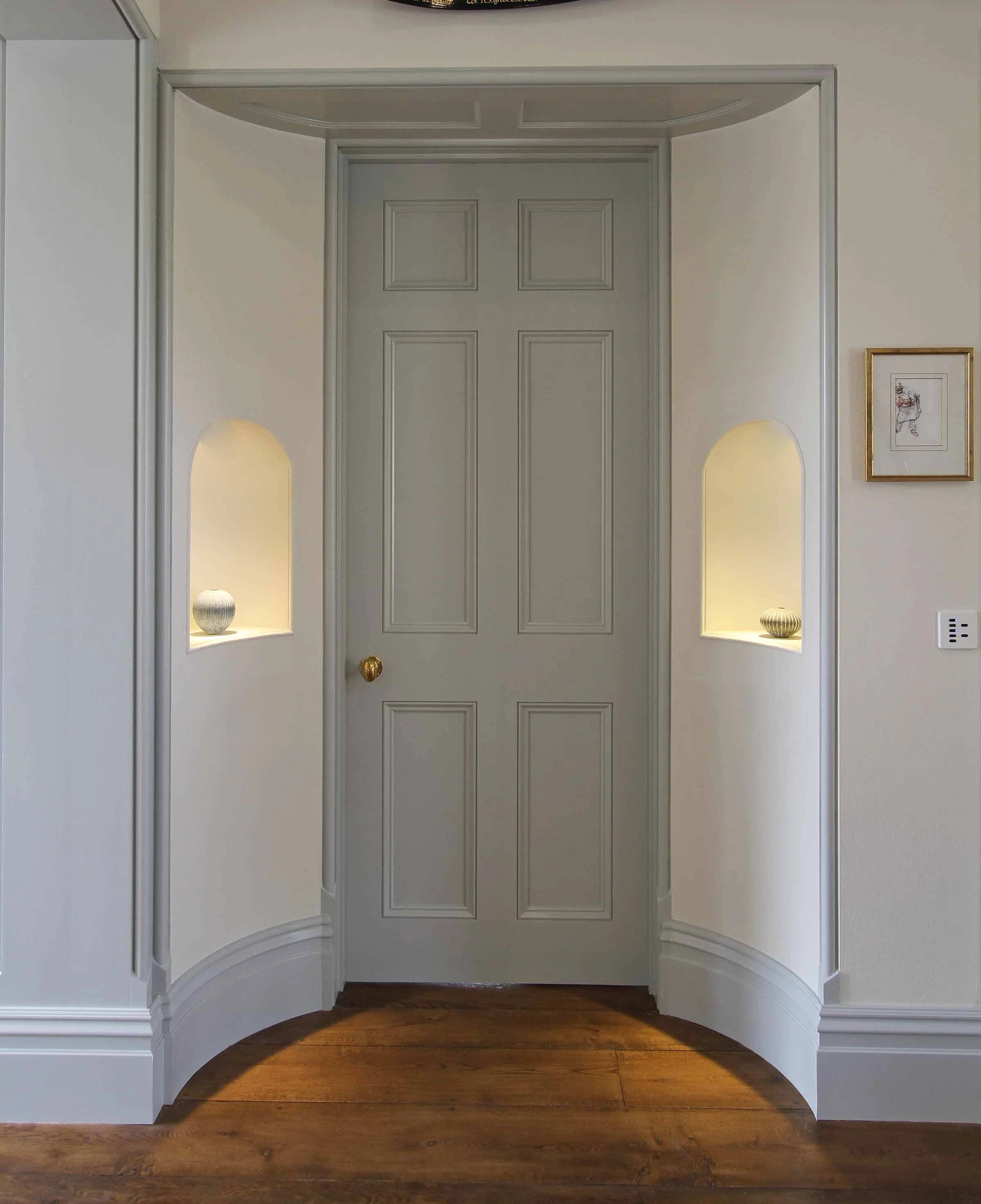 curved door niche2.jpg