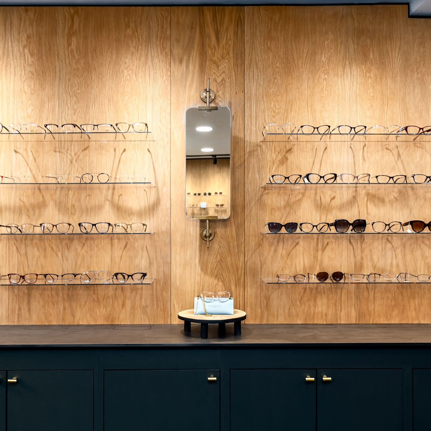 Interior Design Brilliance Meets Eyecare Elegance! 📸✨

Step into the captivating world of @sunstreetopticians where interior design finesse and eyecare elegance converge in a stunning photoshoot! 🏢👓

#opticians #opticianshop
#interiorphotoshoot #c