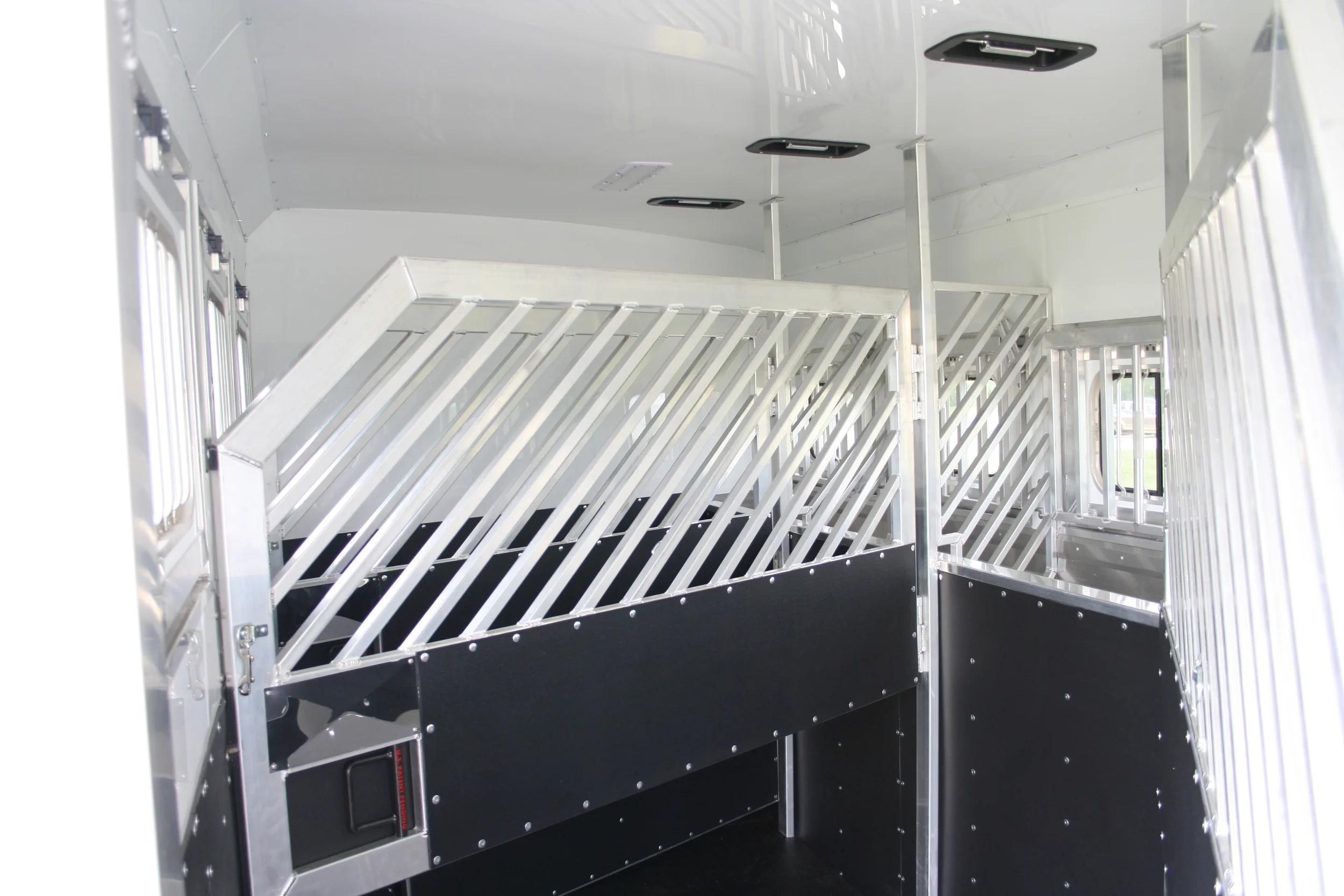 Full Flow Through Divider<a href=“/area-of-your-site”>→</a><strong></strong>