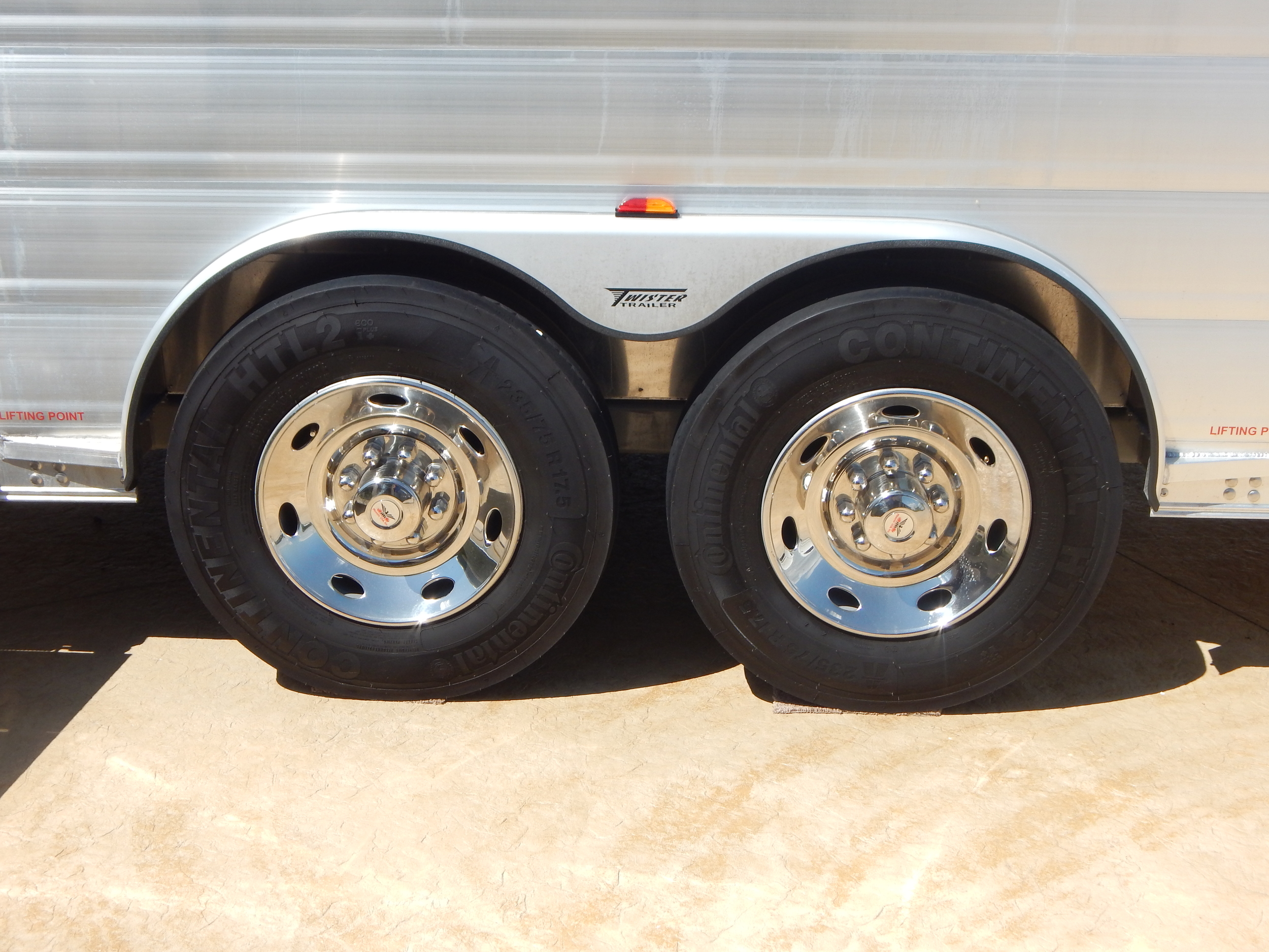 17.5" Steel Rims w/ SSTL Simulators<a href=“/area-of-your-site”>→</a><strong></strong>