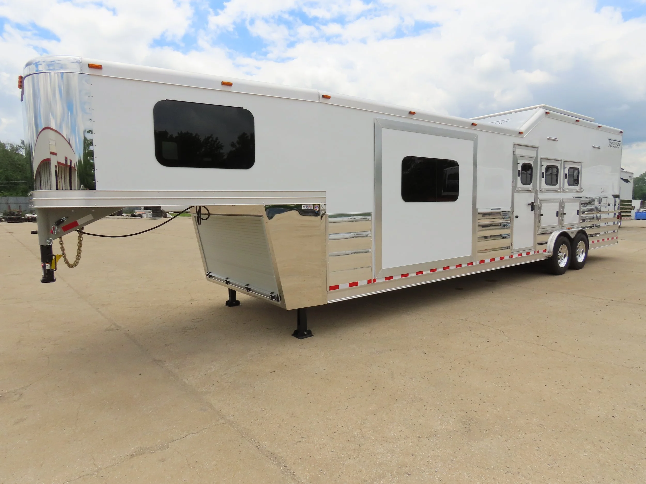 2025 Custom Trailer (S532)