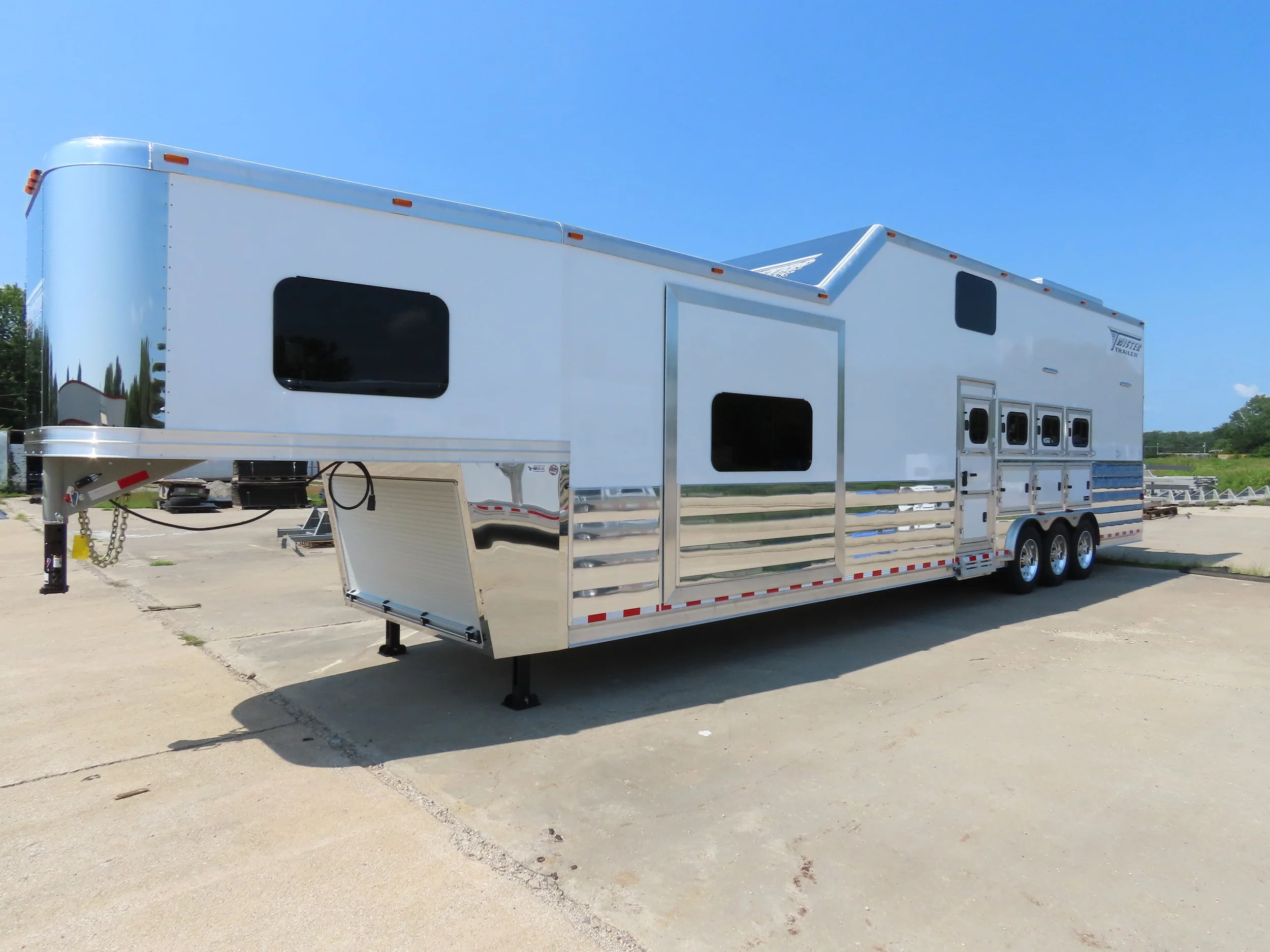 2025 Loft Trailer (S540)