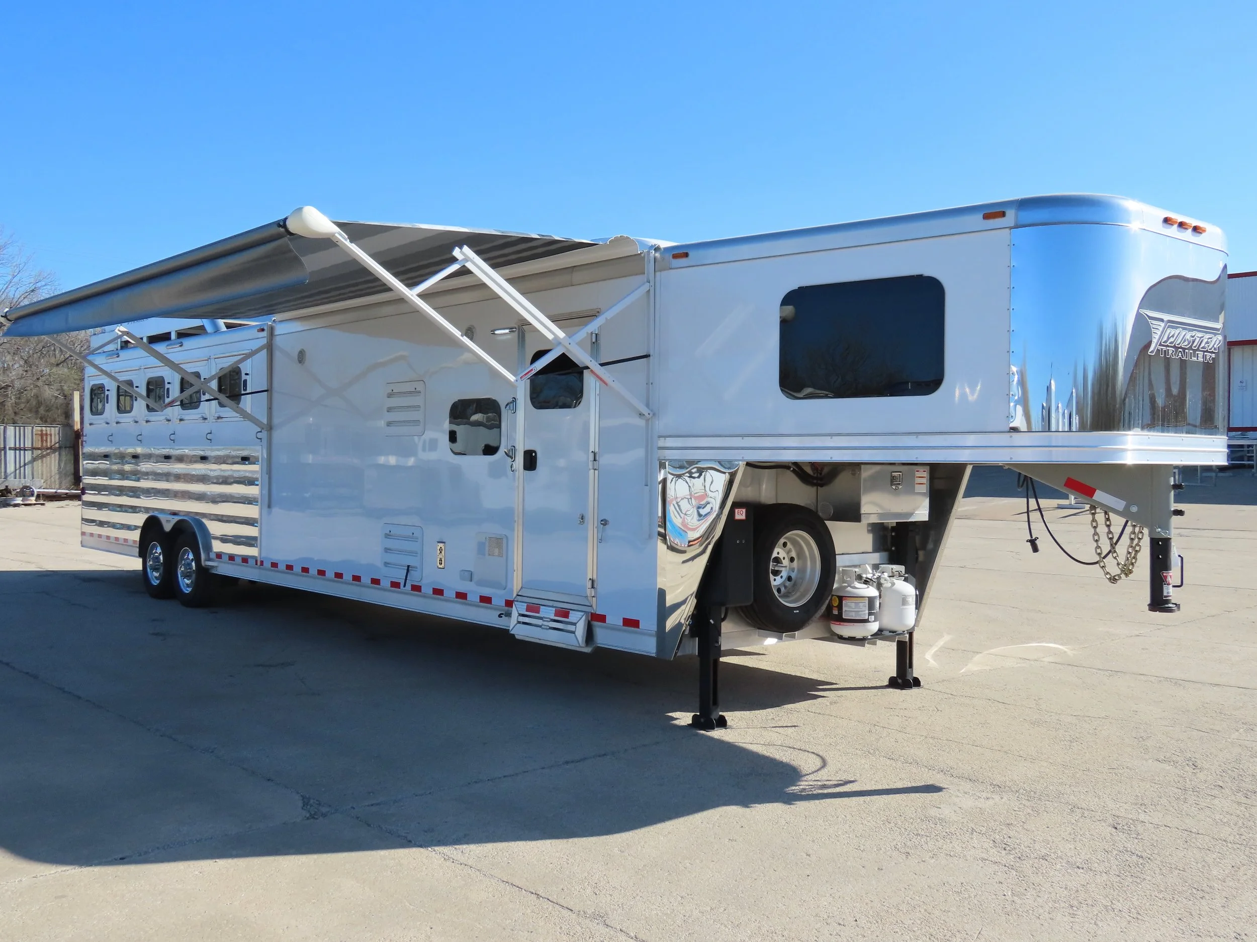 2025 Select Series 4H 13’8 SW Rear Load w/ Trail Boss LQ (S473)