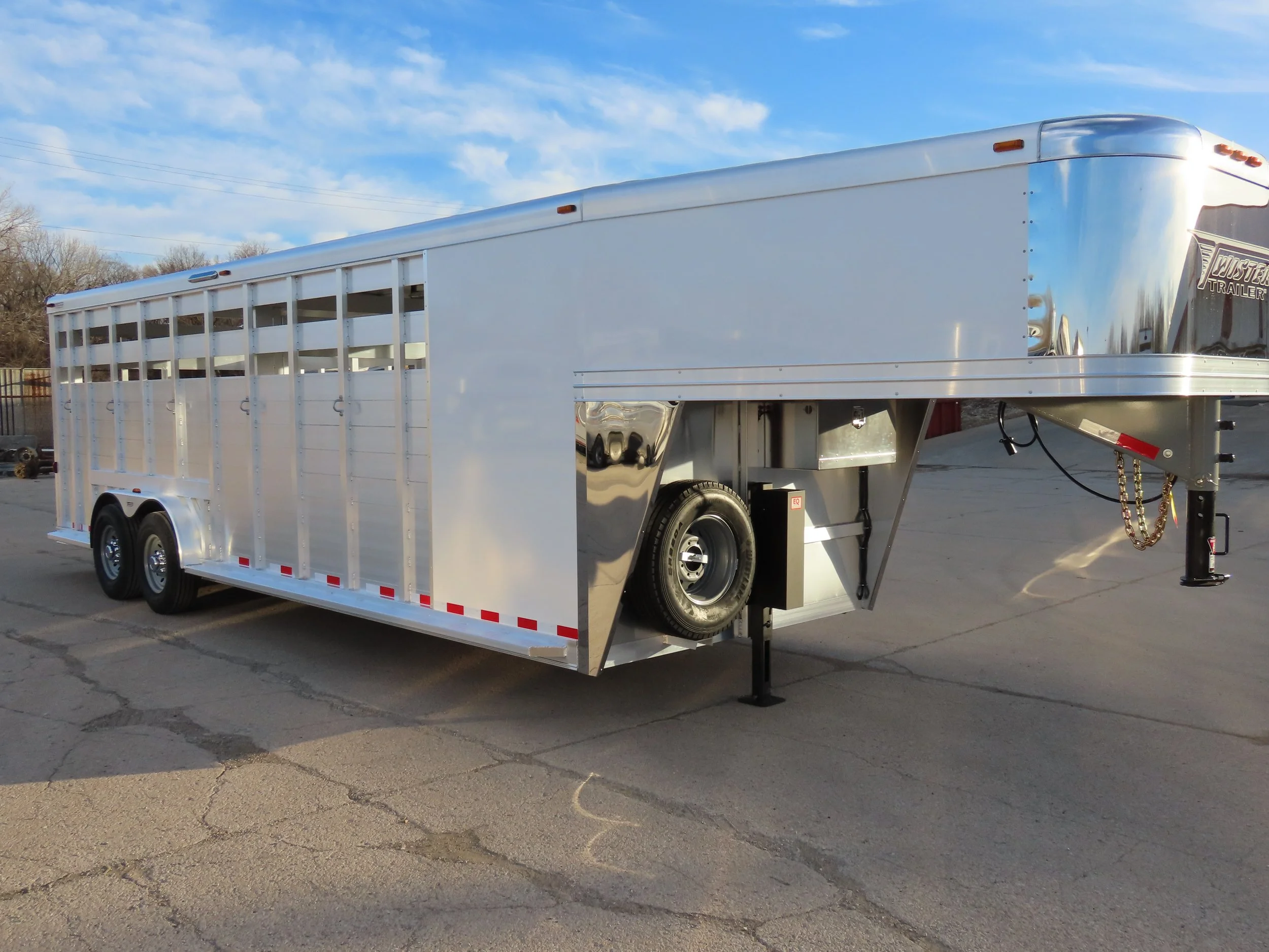 2025 Stock 24' Bull Tuff (S575)