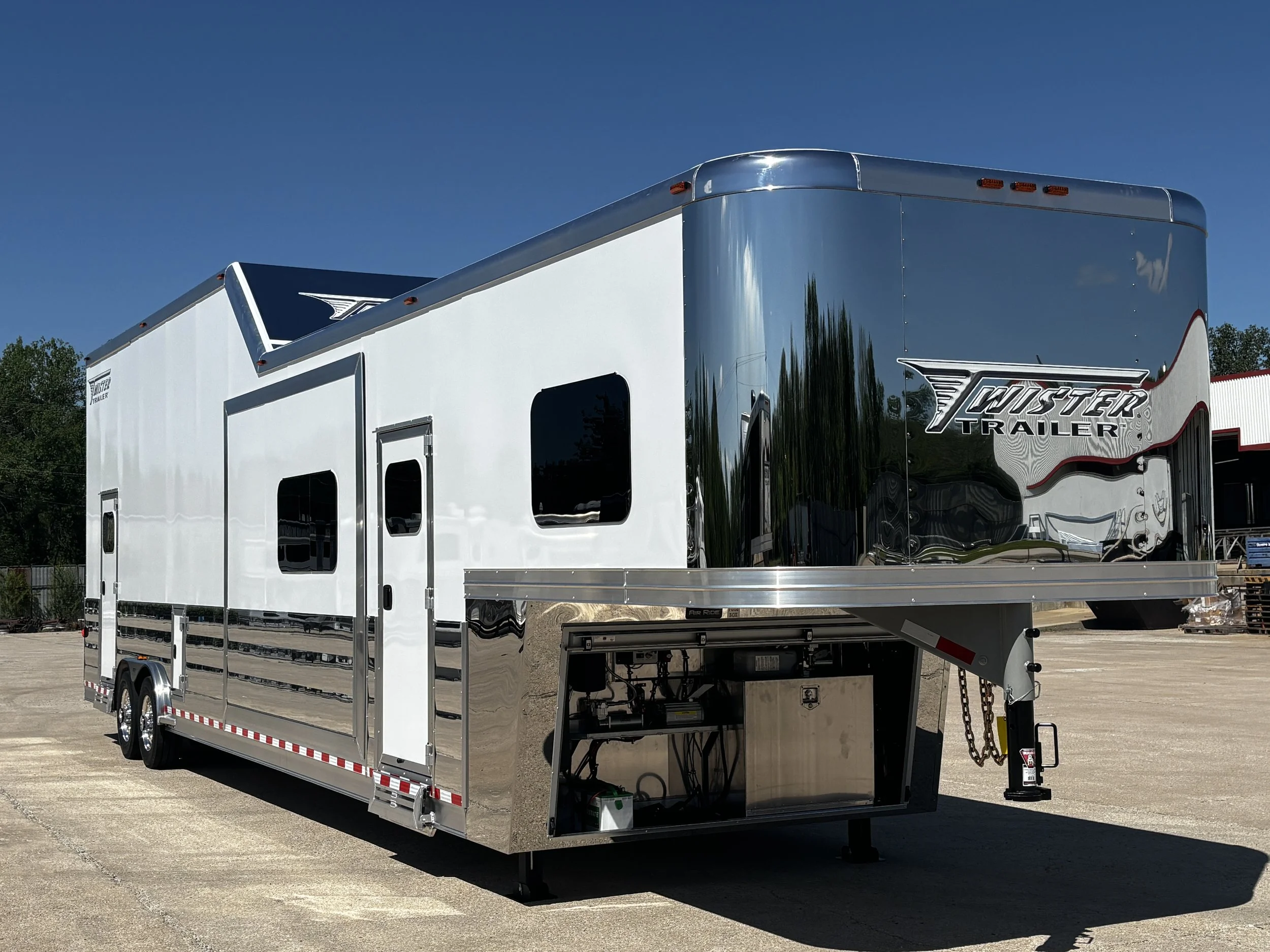 T601 - 34' LQ Loft Trailer