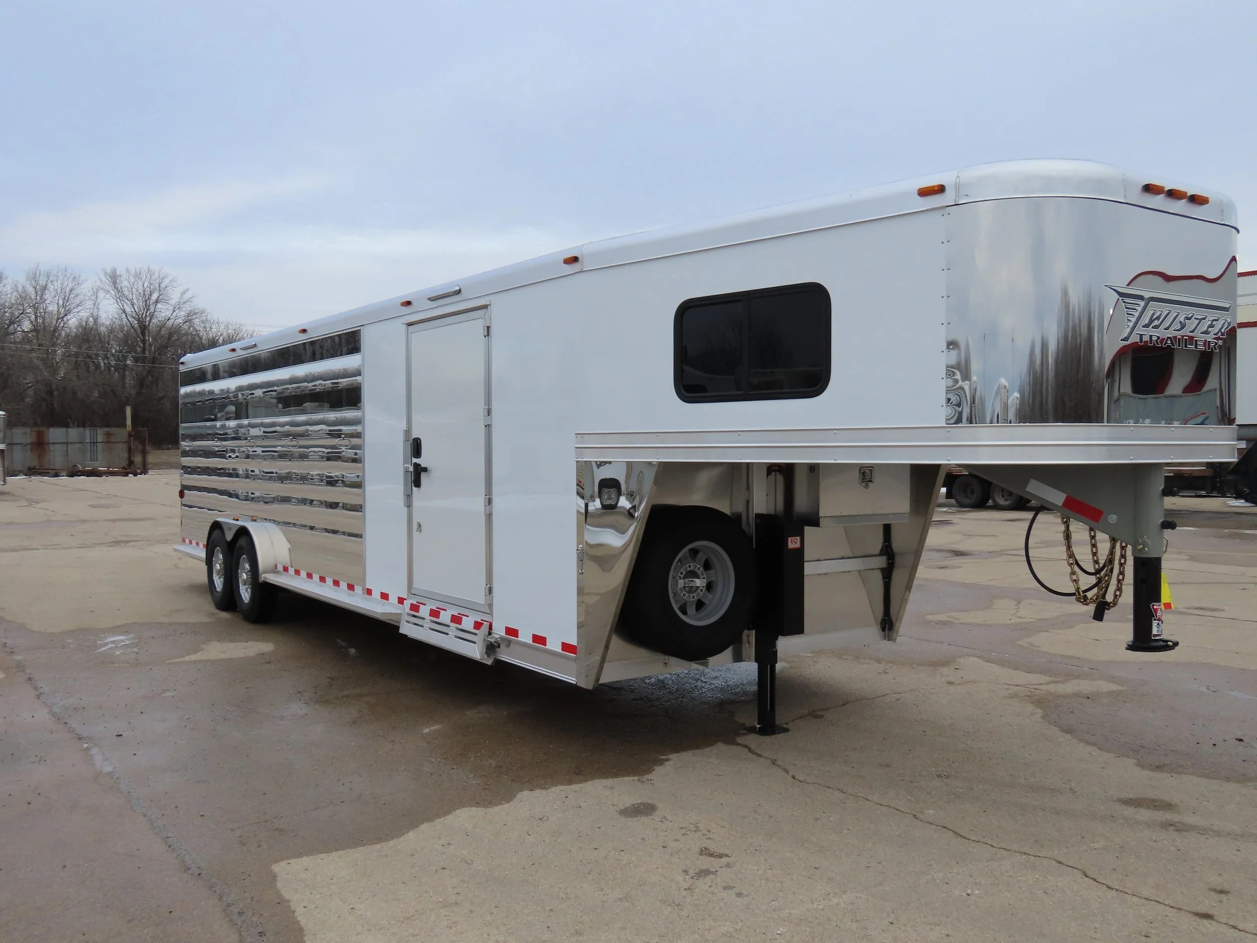 2025 28' Stock Combo (S563)