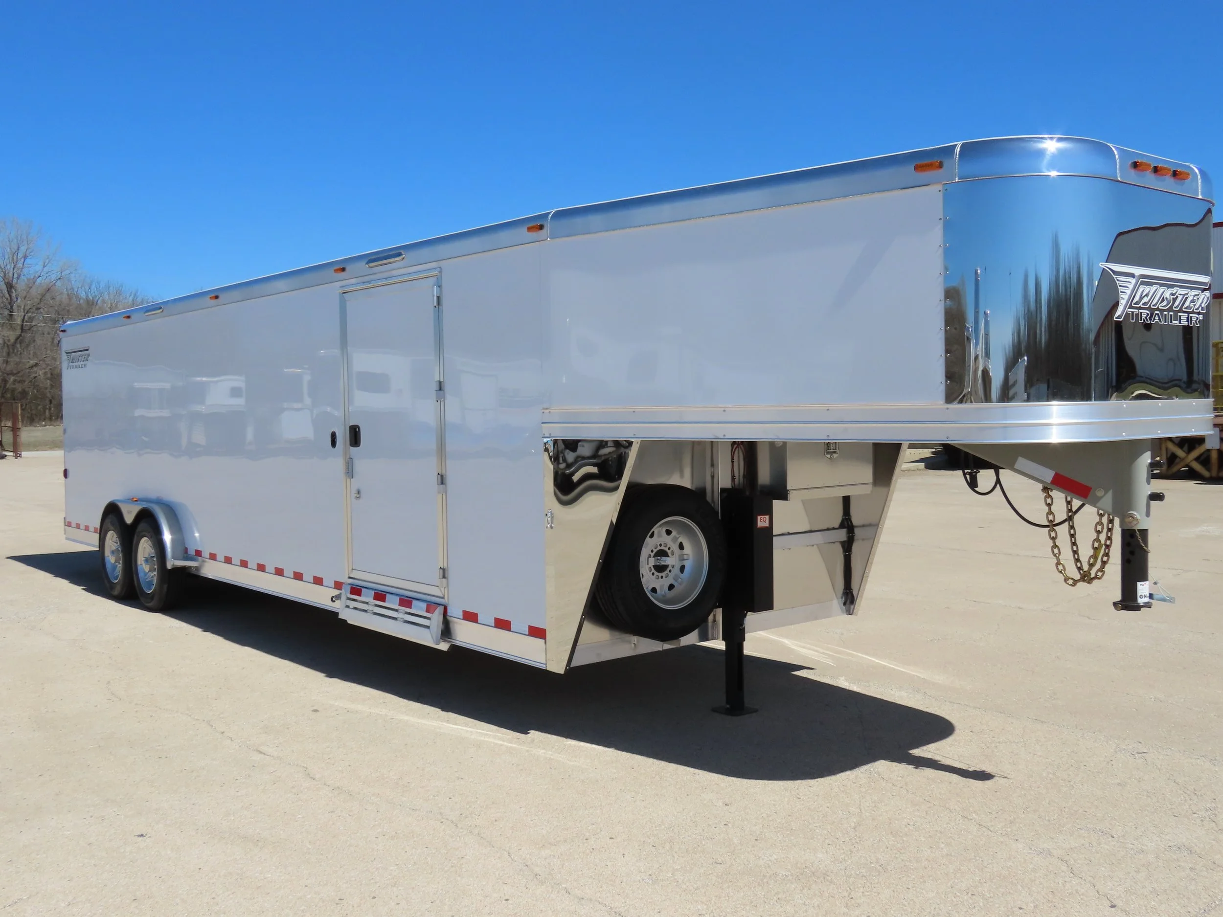 2025 28' Cargo Trailer (S582)