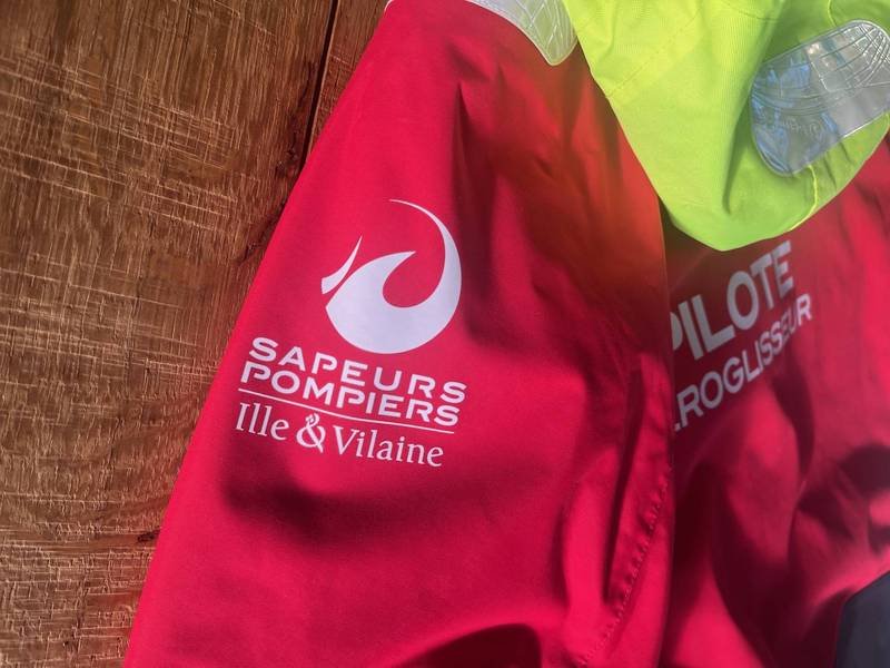 Personnalisation textile avec un DTF sur une veste