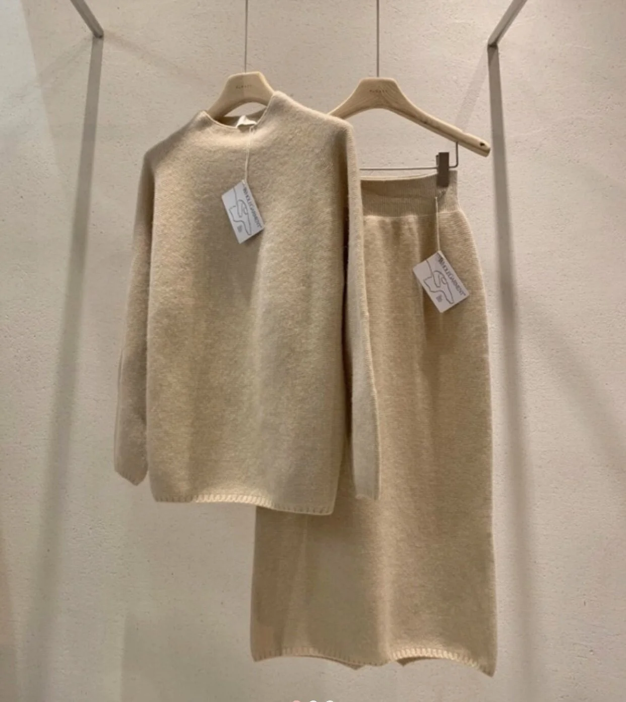 D61D9EC2-CBE7-4AD0-8002-7E2C59192C33