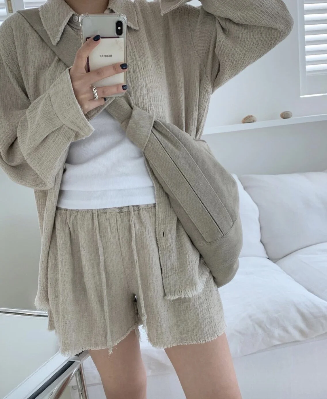 2C0671BF-7477-4E9E-83D8-AB2561E81E66