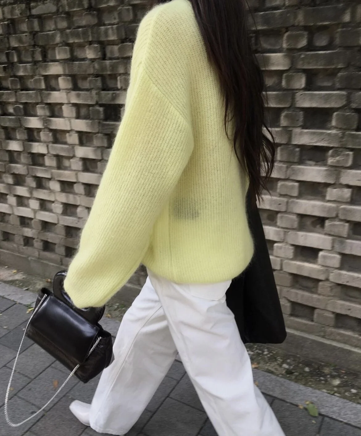 FD0739A9-5994-4DB7-BE15-BD9D1B9C3B14