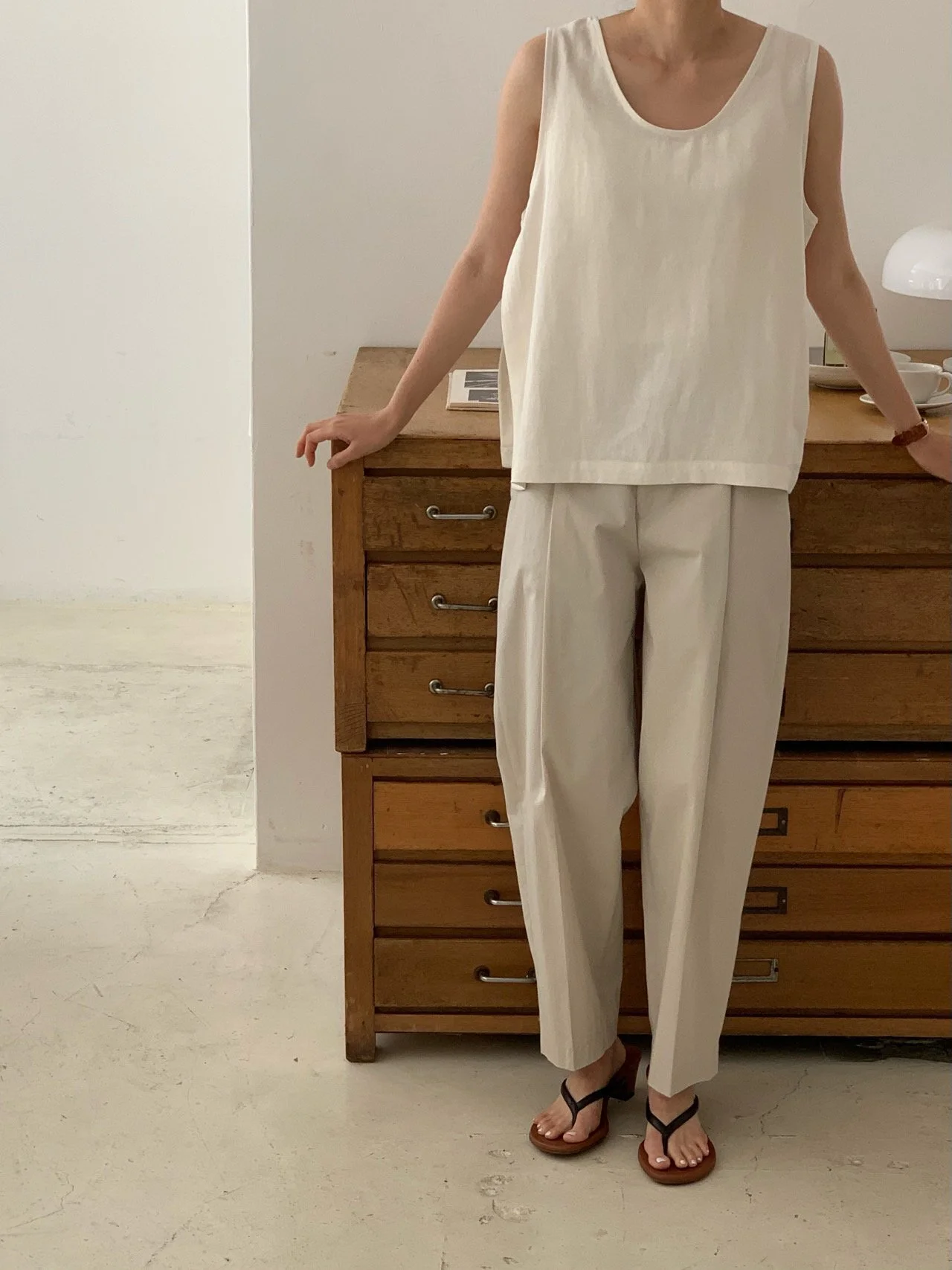 2B23AE28-1277-4B07-A932-861AB230F962