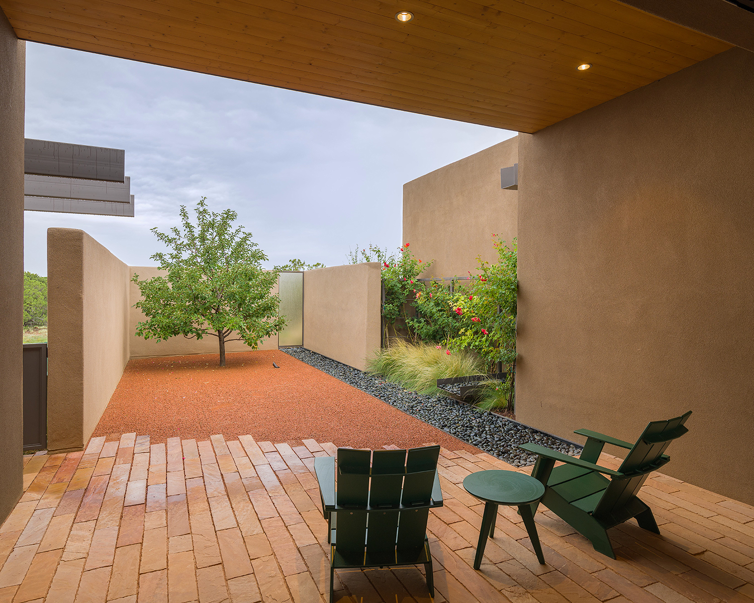 Landscape Architect Kenneth Francis and studio beili collaborated on this ‘roofless room’ design with its catch basin for monsoon rains. When the storms come, the trough becomes a reflecting pool for a celebratory moment and then the water slowly dr