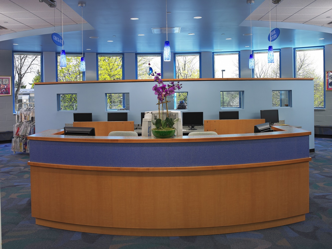 (4)Interior - Front Desk.jpg