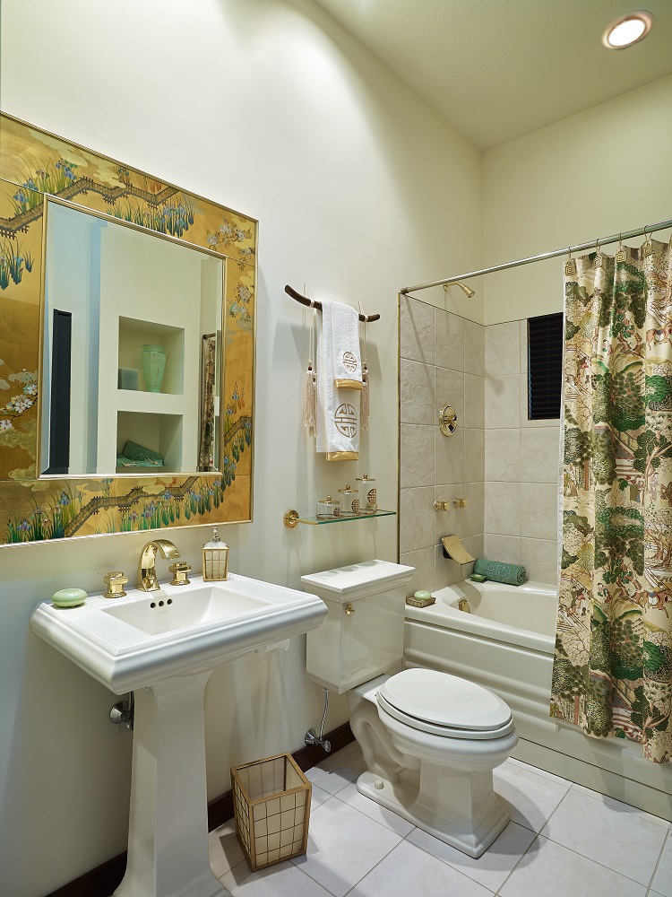 Interior - Alternate Bathroom Vertical View.jpg