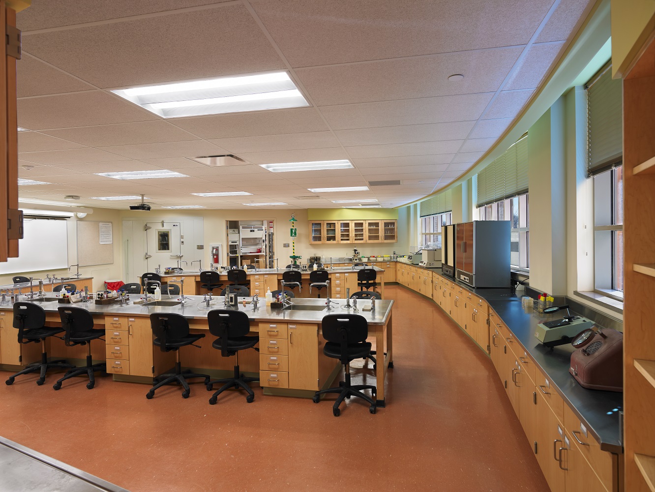 Interior - Classroom Large Lab.jpg