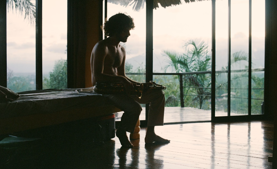 FKJ Releases Album 'V I N C E N T' &amp; Announces 2022 North America Tour + Shares Album Documentary