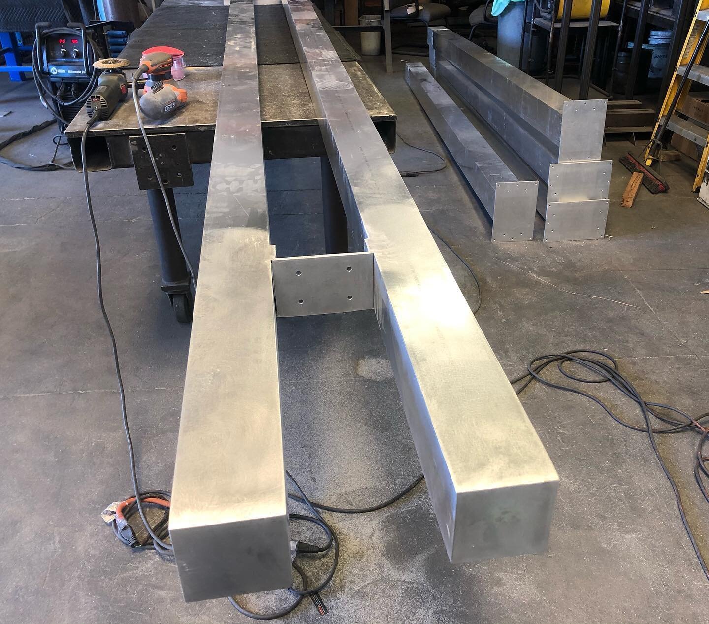 Fabricating aluminum vertical posts for a large trellis going to Ojai, CA. 
#trellis #aluminumfabrication #modernarchitecture #fabrication #architecturalproducts #precisionmetalcrafts