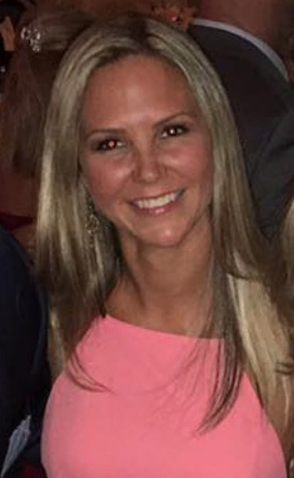 Sarah Growitz- owner/bronzing specialist. Sarah lives in Newburyport MA and and the services the greater Newburyport area. 