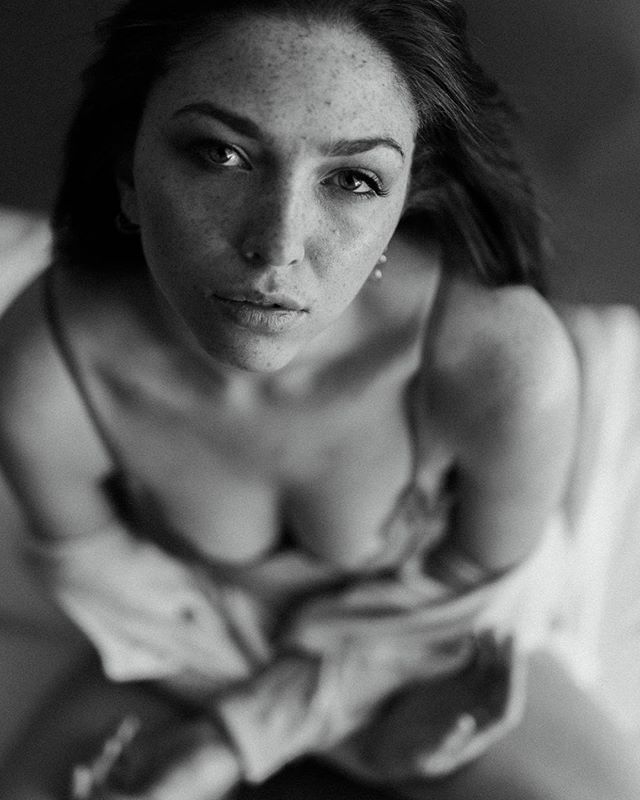 There is a certain beauty in the stark straightforward stare. I am bare, this is me. 
What an honour to photograph the vulnerable part of human nature.
#gingersnapphotography .
.
.
.
.
#portraitpage #portrait #portrait_ig #heckyeahpresets #freckles #